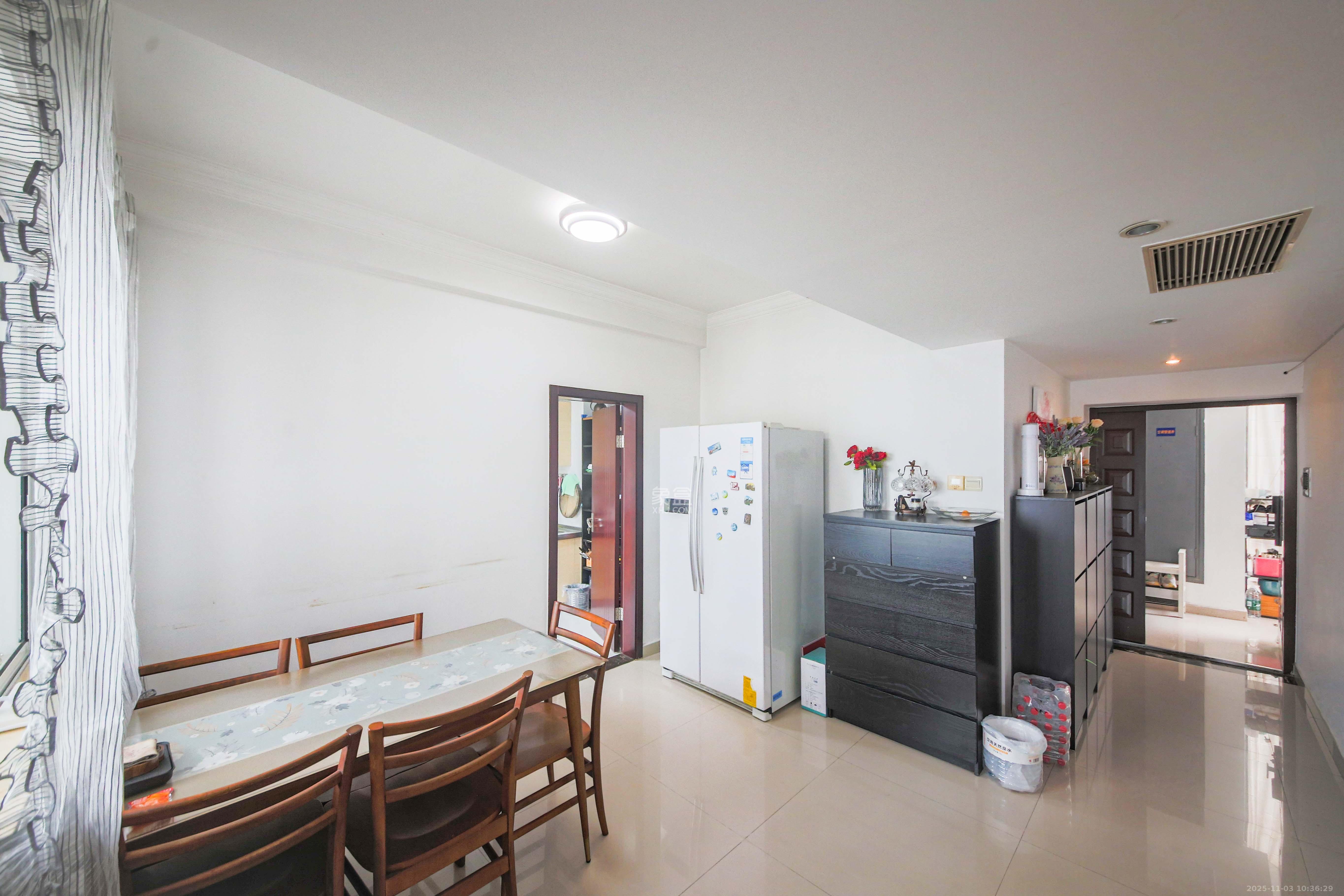 HC新城（建工集团单位房）  3室2厅1卫    180.0万客厅