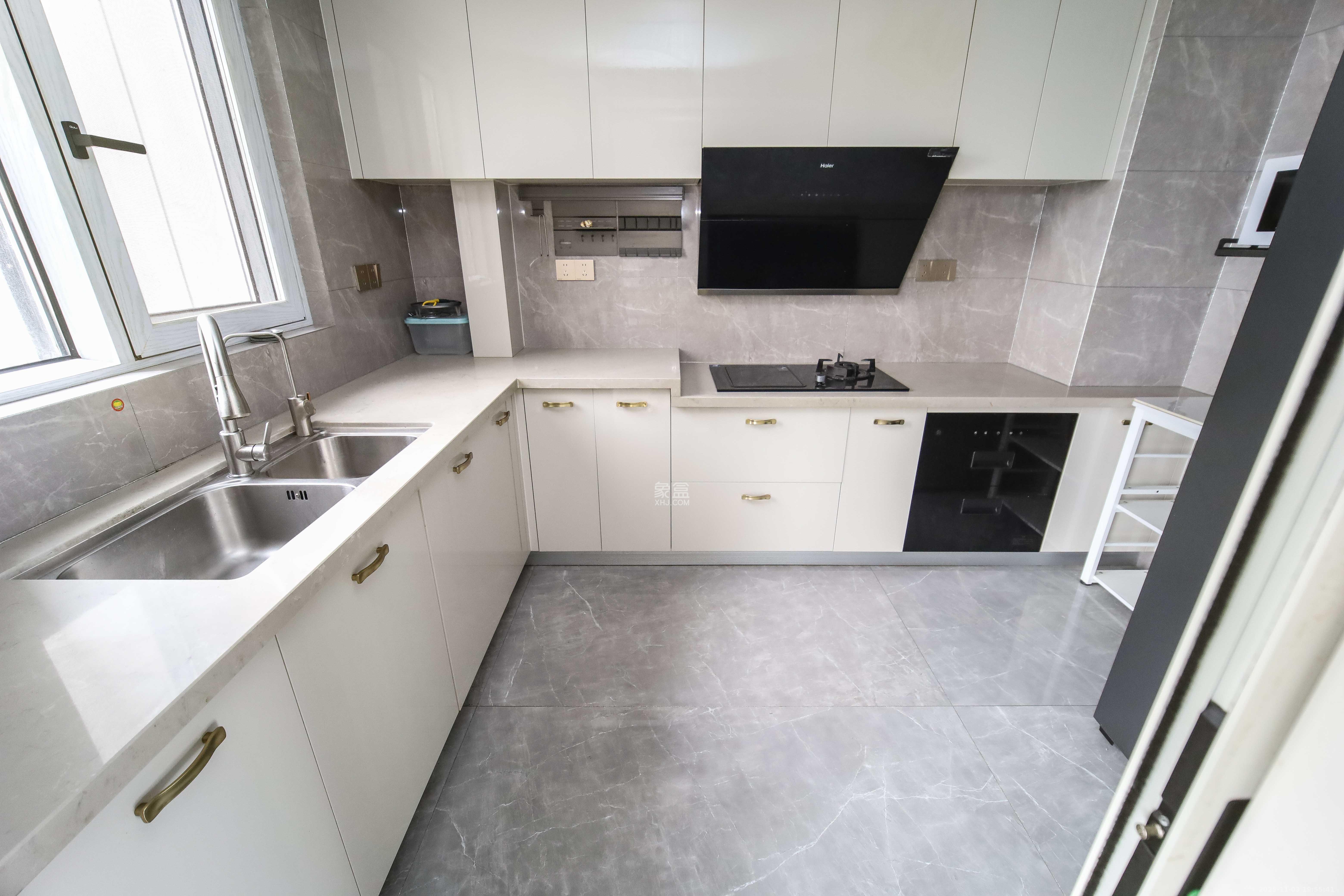 德奥悦东方 4室2厅3卫 229.0万 德奥悦东方 4室2厅3卫 229.0万厨房