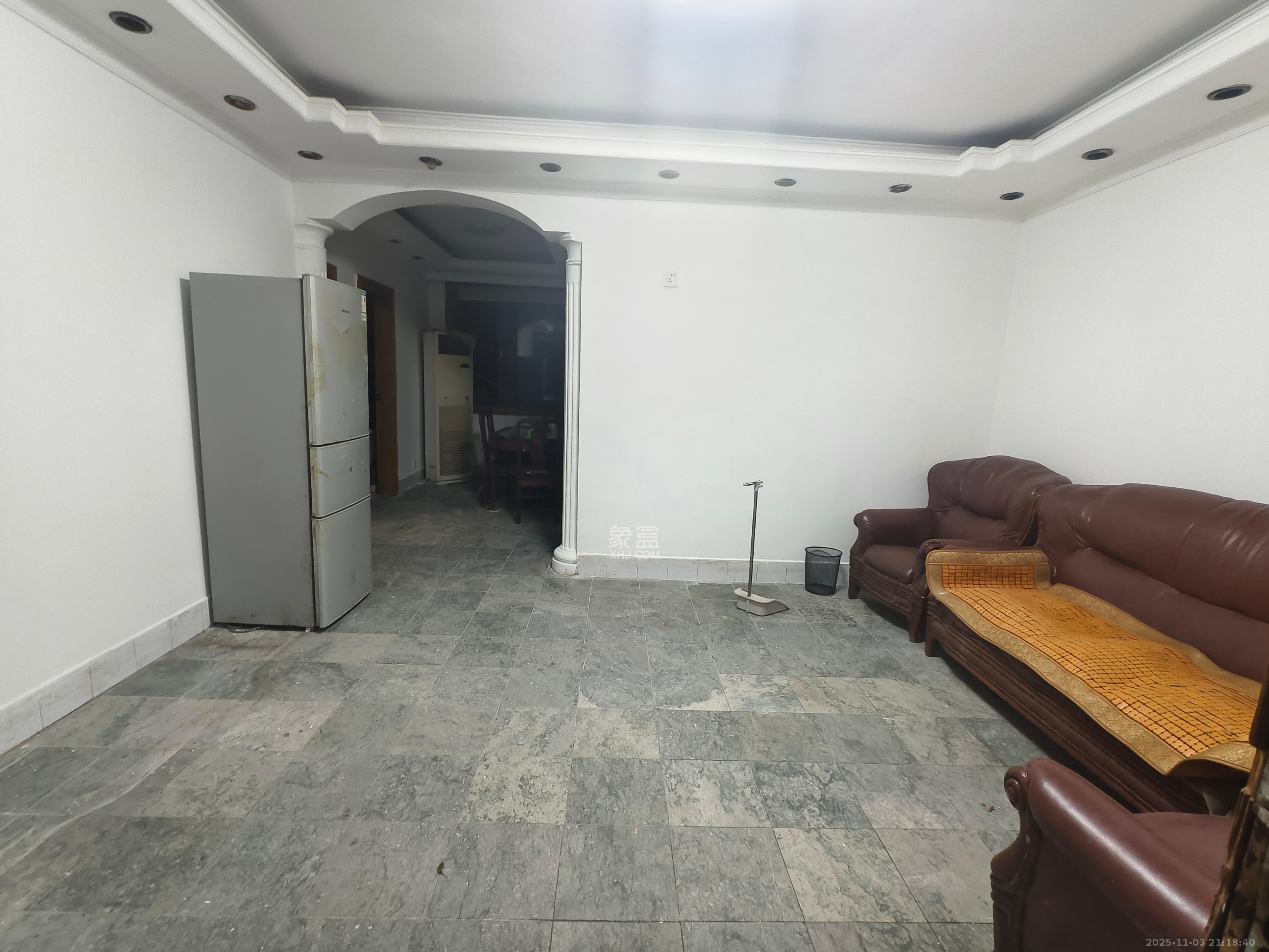 长勘小区  2室1厅1卫    1800.0元/月