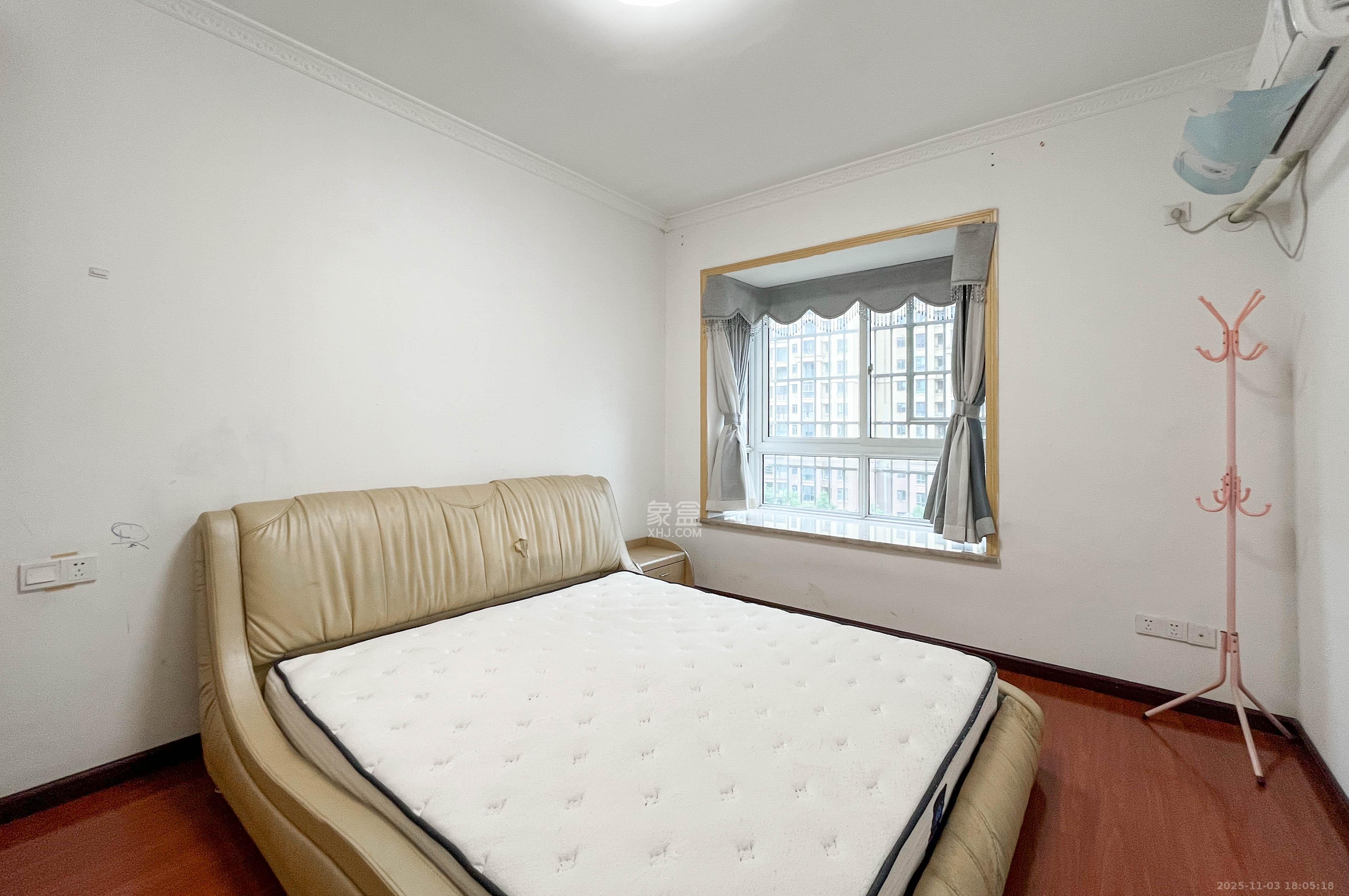 中房F联邦  3室2厅2卫    90.0万其他