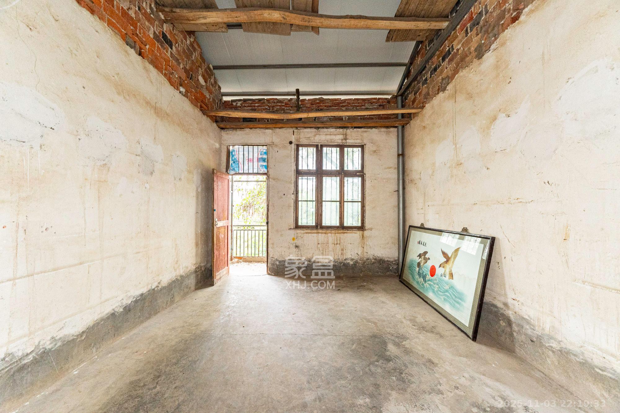 榔梨镇散盘  4室2厅1卫    65.0万卧室