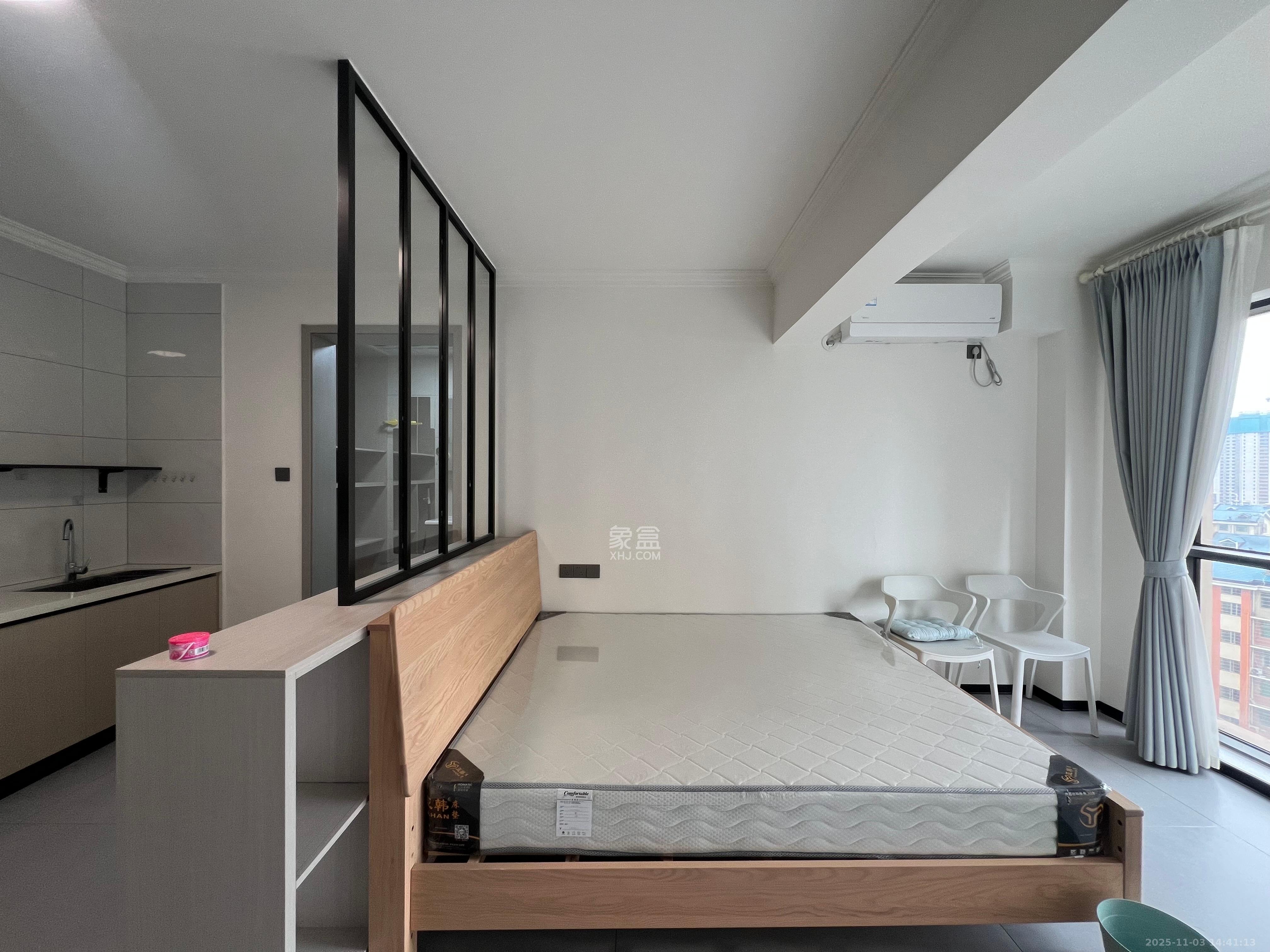 云和华府  1室1厅1卫    1600.0元/月室内图