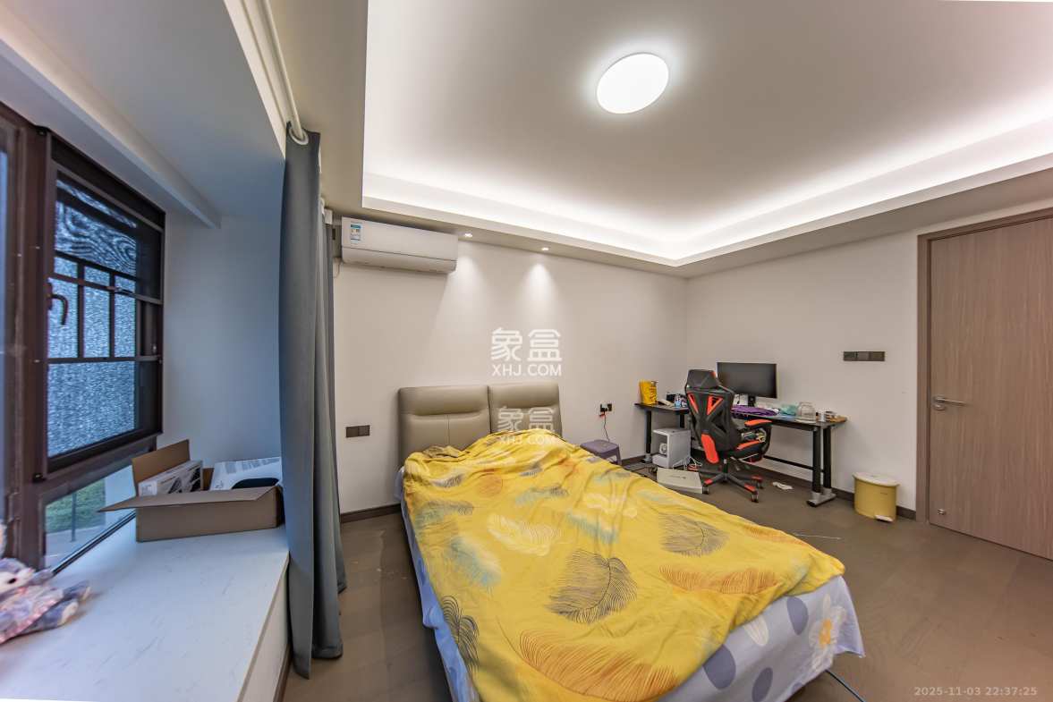 旭辉国宸府 4室2厅2卫 168.0万 旭辉国宸府 4室2厅2卫 168.0万卧室