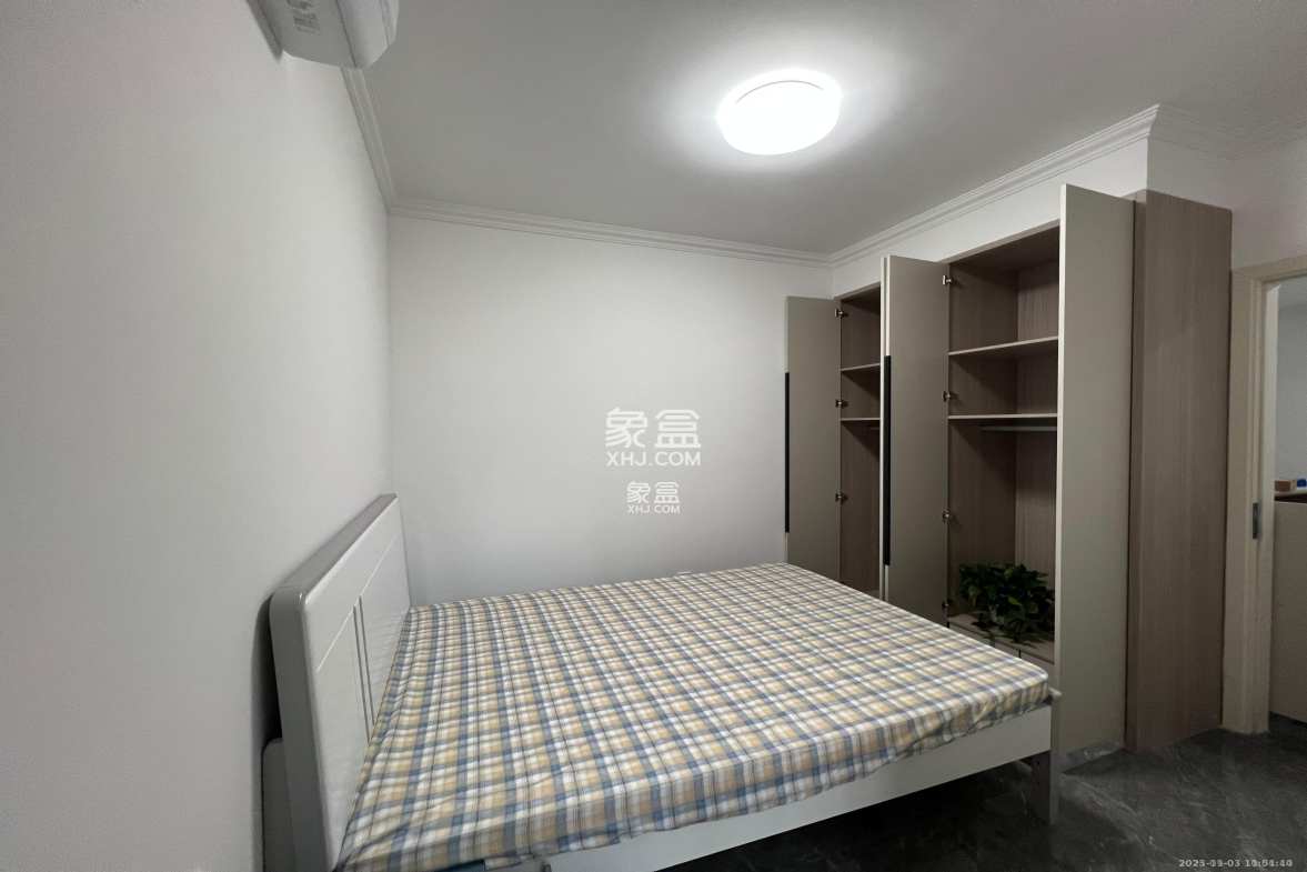 明发阅江悦府 2室2厅1卫 2100.0元/月 明发阅江悦府 2室2厅1卫 2100.0元/月室内图