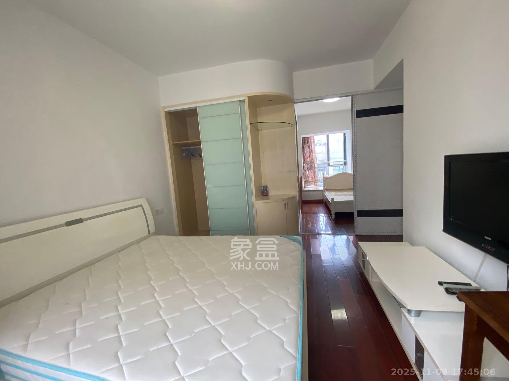 银港水晶城  3室2厅2卫    2500.0元/月室内图