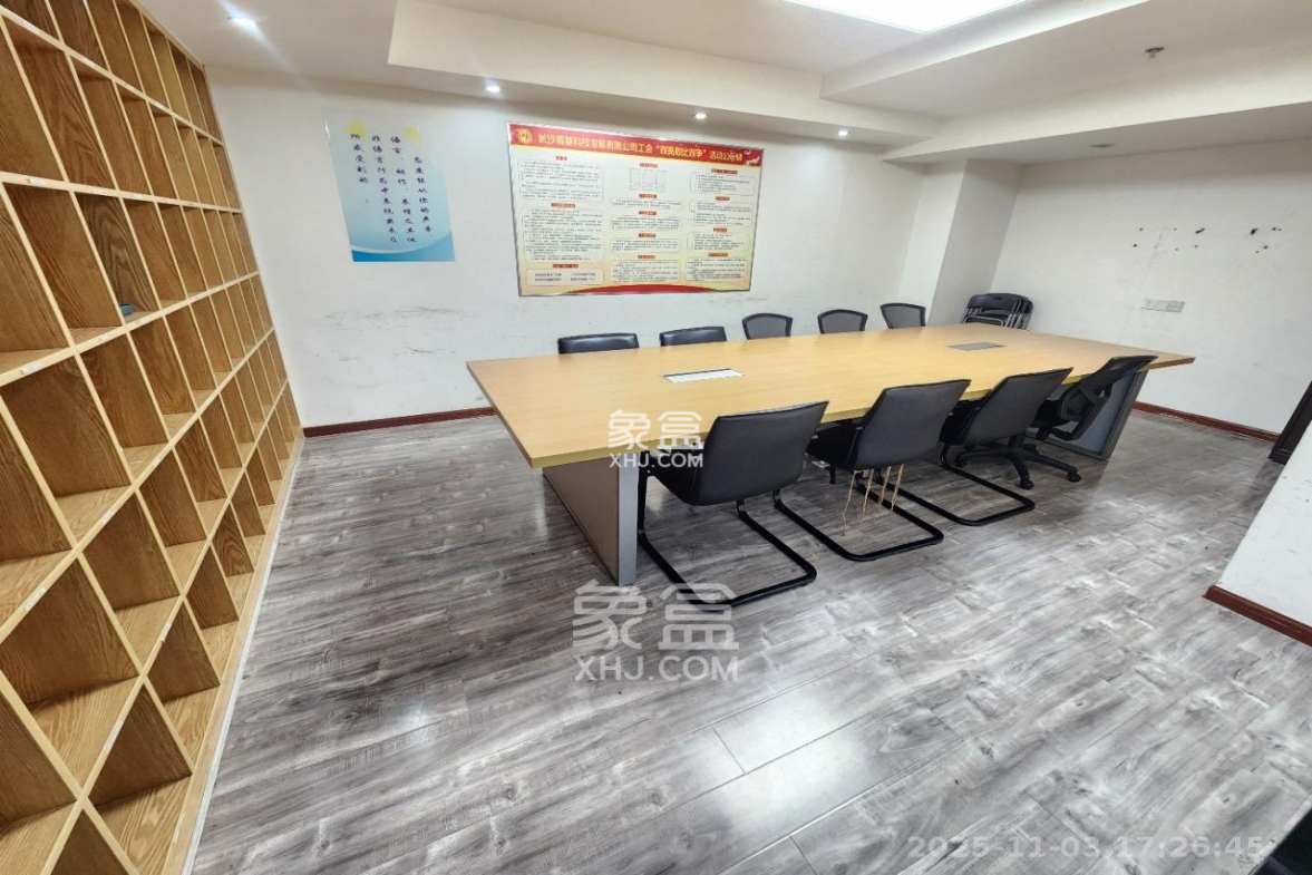 奥克斯广场 1室1厅1卫 11000.0元/月 奥克斯广场 1室1厅1卫 11000.0元/月室内图