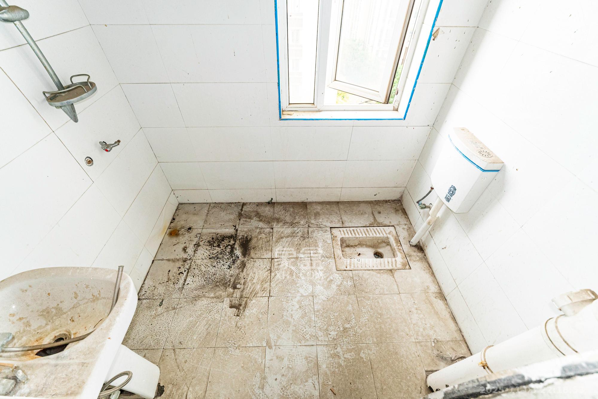 波隆城市花园 3室2厅2卫 52.8万 波隆城市花园 3室2厅2卫 52.8万卫生间