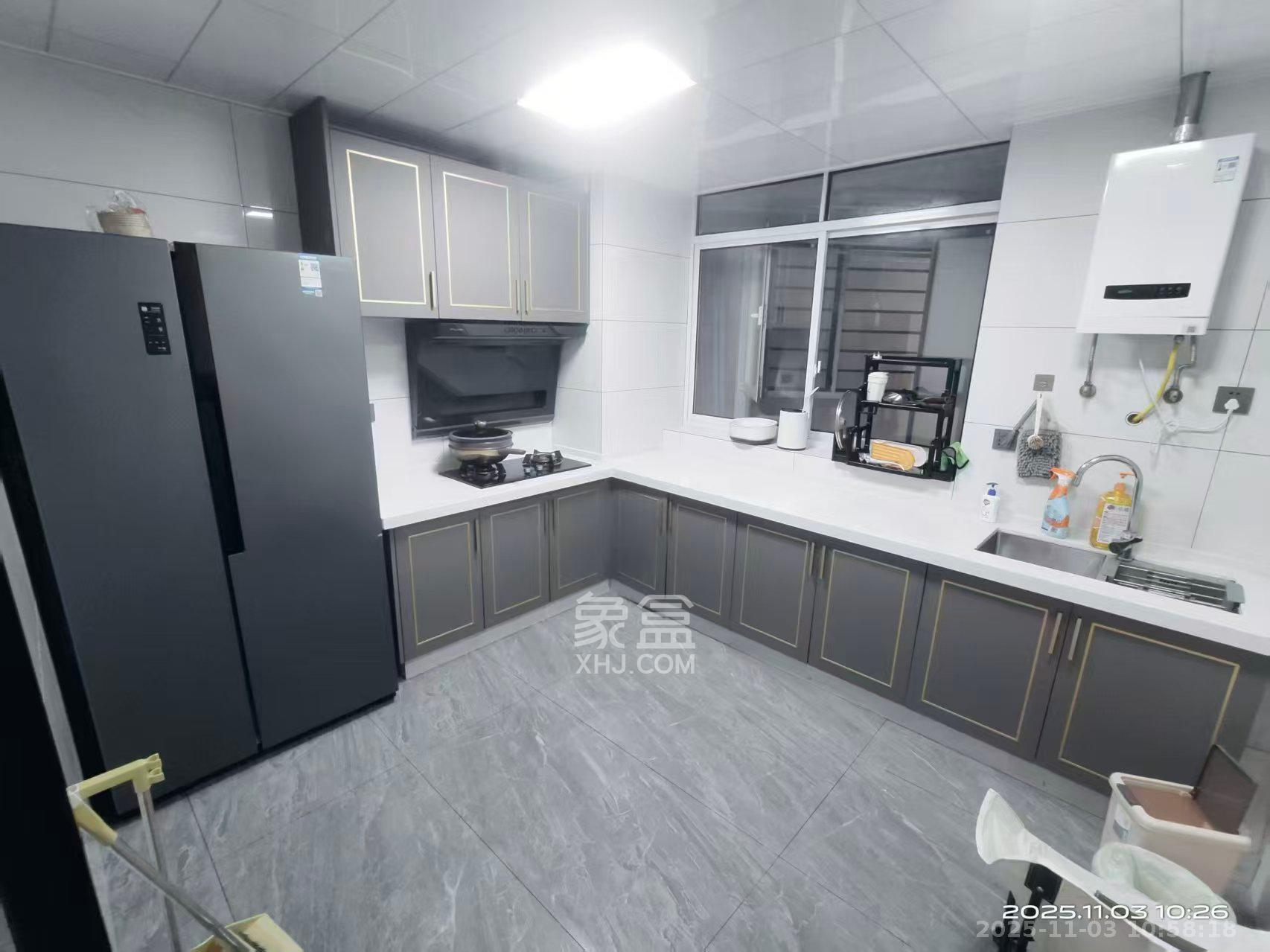 金色屋顶  4室2厅3卫    7500.0元/月室内图