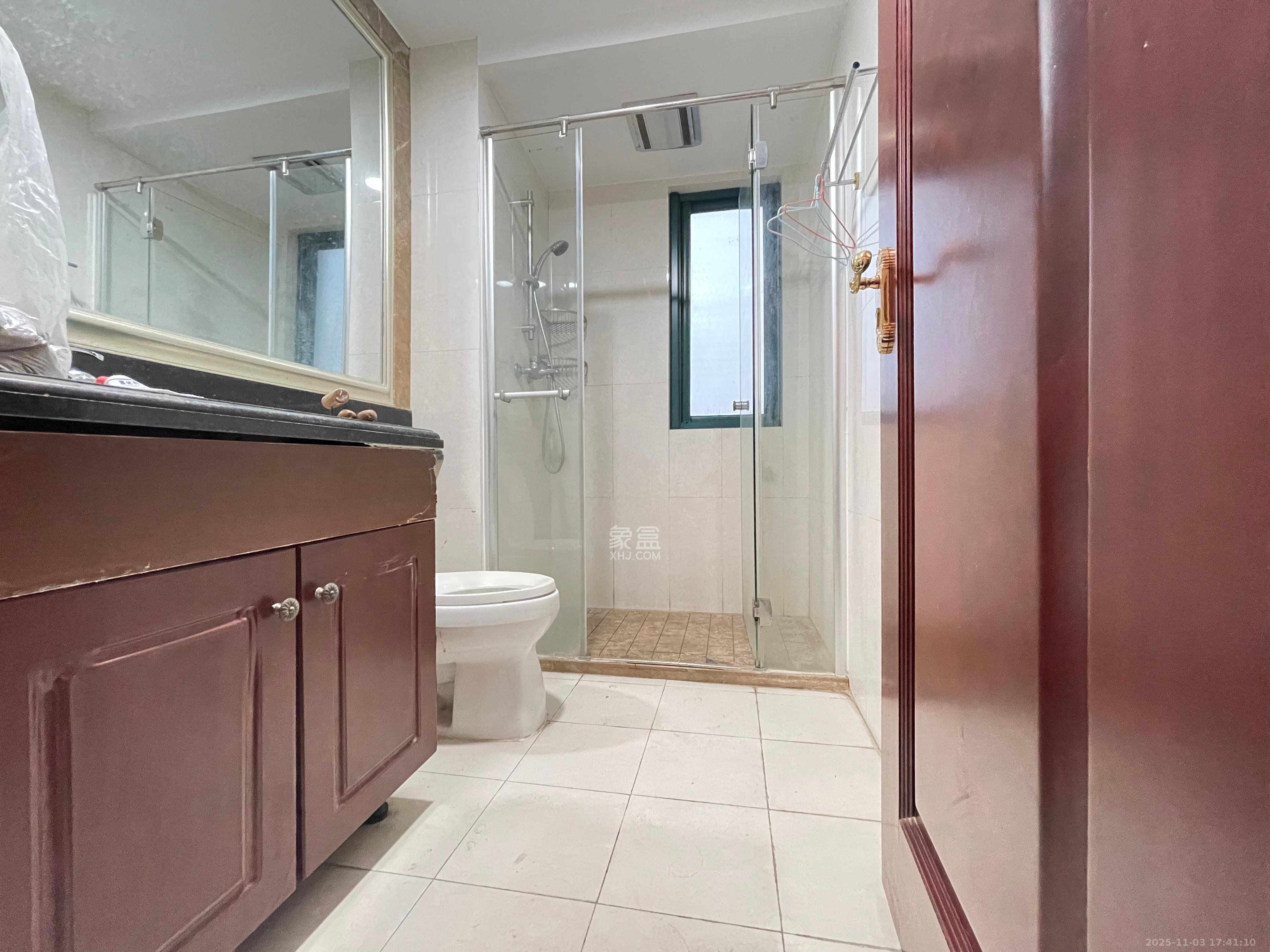 恒大名都  4室2厅2卫    1800.0元/月室内图