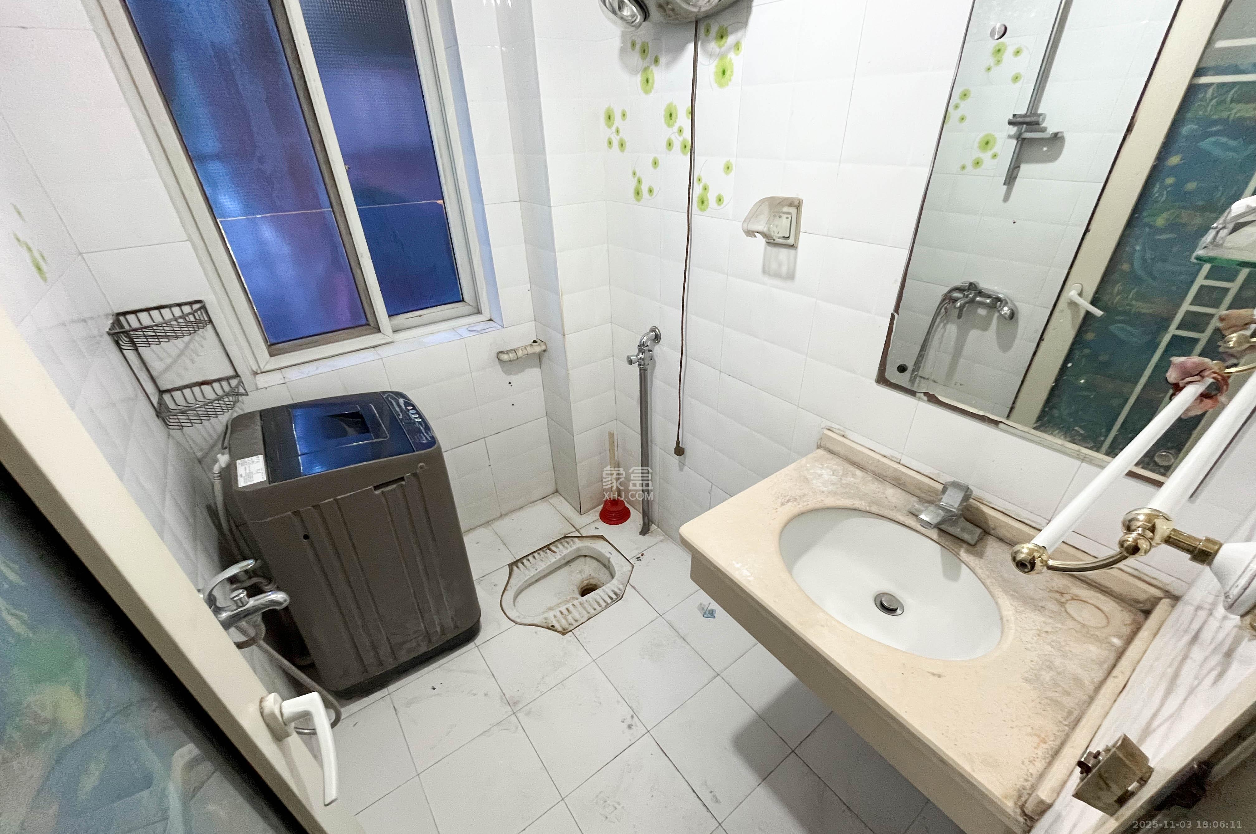 恩瑞麓山名园(龙王港小区)  3室2厅2卫    78.0万 恩瑞麓山名园(龙王港小区)  3室2厅2卫    78.0万卫生间