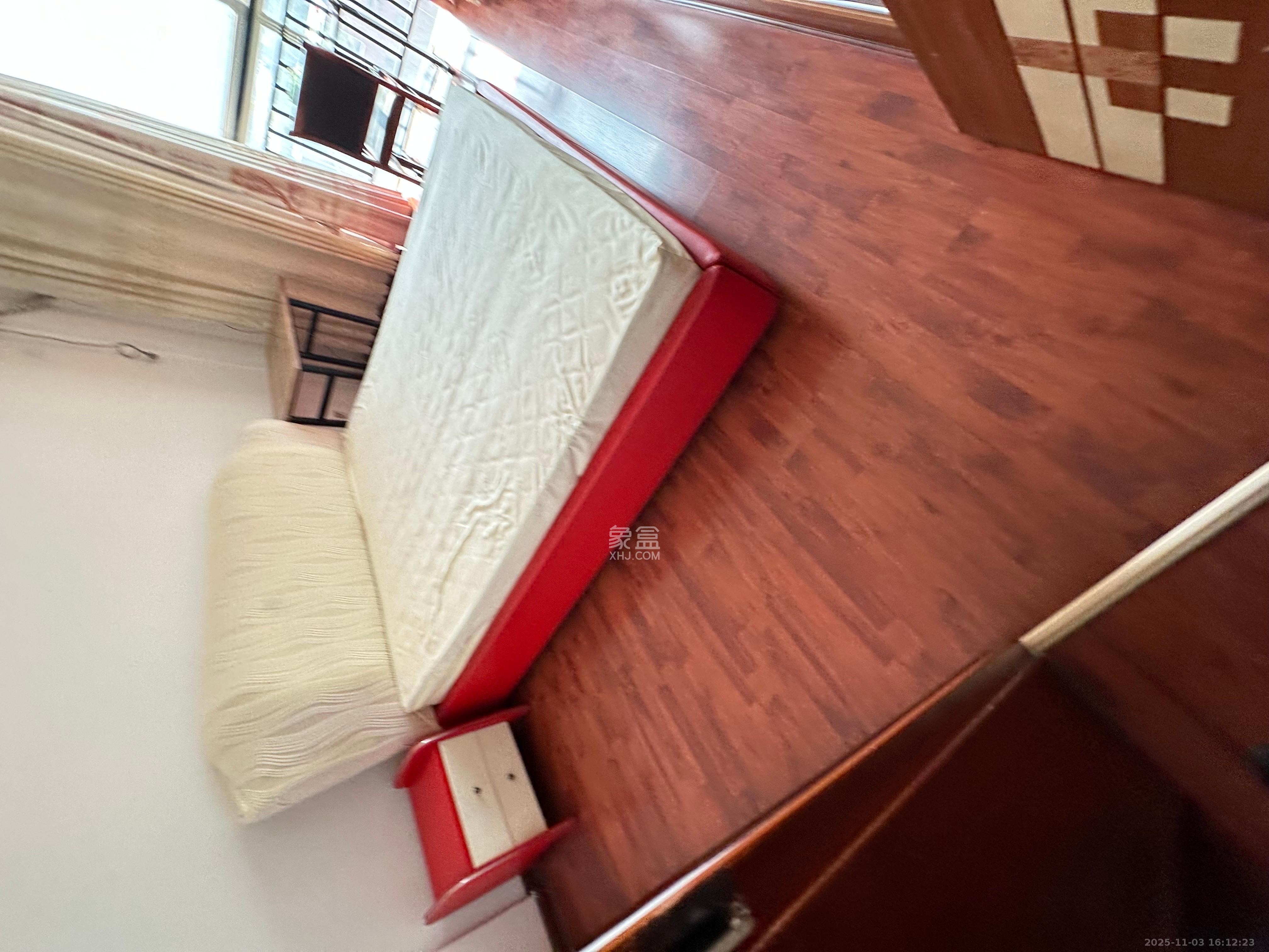 银港佳园 3室2厅2卫 1600.0元/月 银港佳园 3室2厅2卫 1600.0元/月室内图