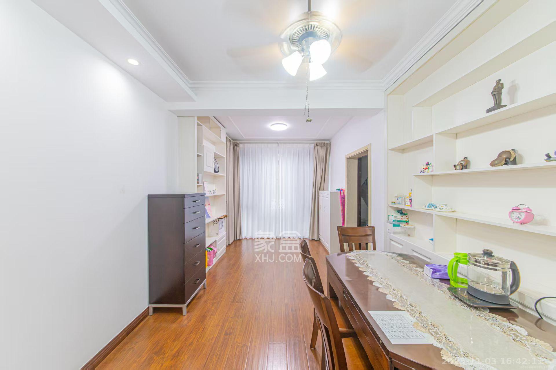 生活艺术城  3室2厅2卫    2500.0元/月室内图