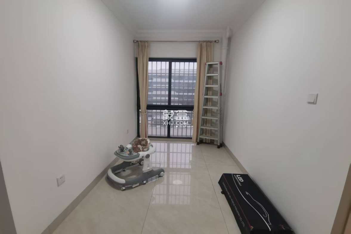 海航城 4室2厅2卫 3000.0元/月 海航城 4室2厅2卫 3000.0元/月室内图