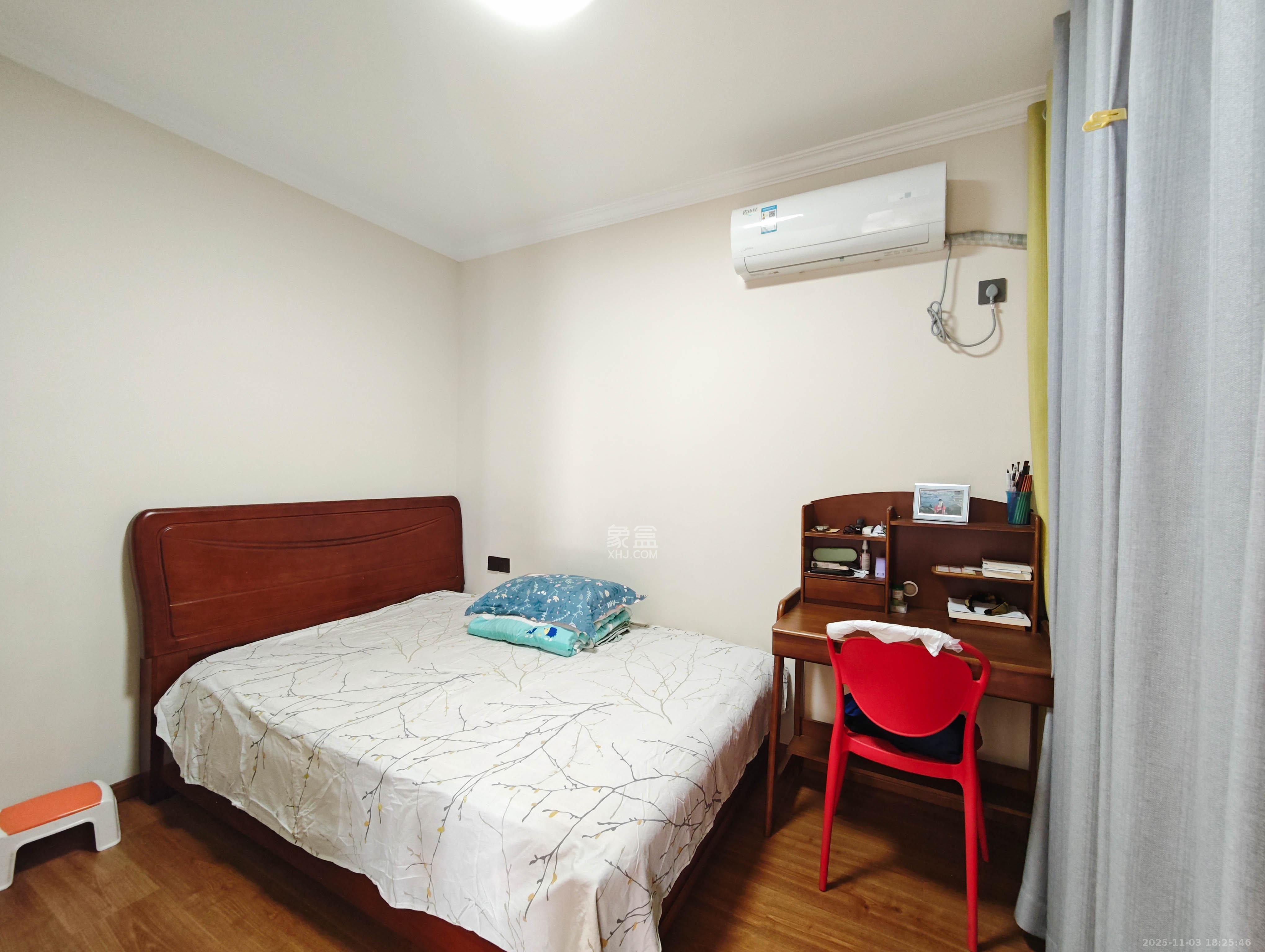 保利东郡 3室2厅2卫 108.0万 保利东郡 3室2厅2卫 108.0万卧室