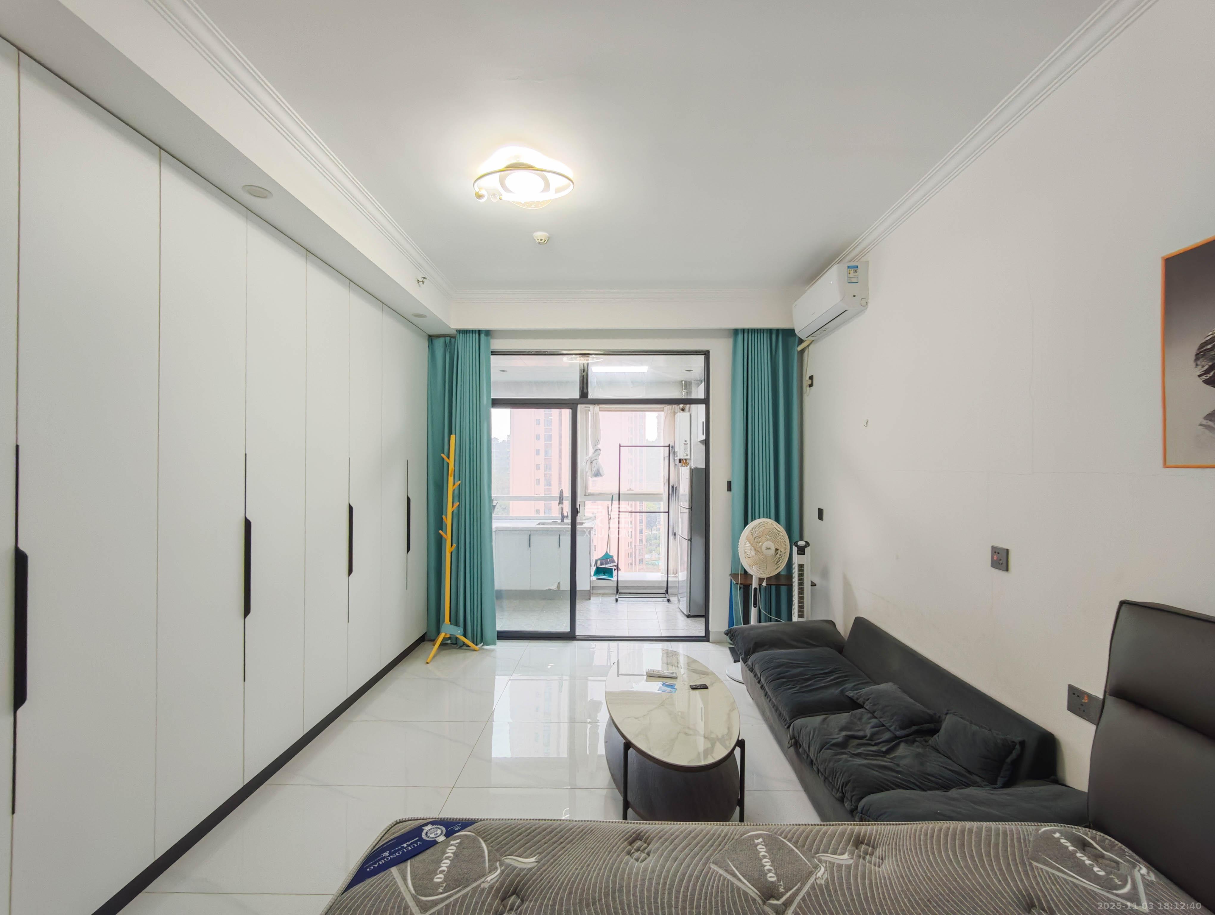 中建嘉和城 1室1厅1卫 25.0万 中建嘉和城 1室1厅1卫 25.0万客厅