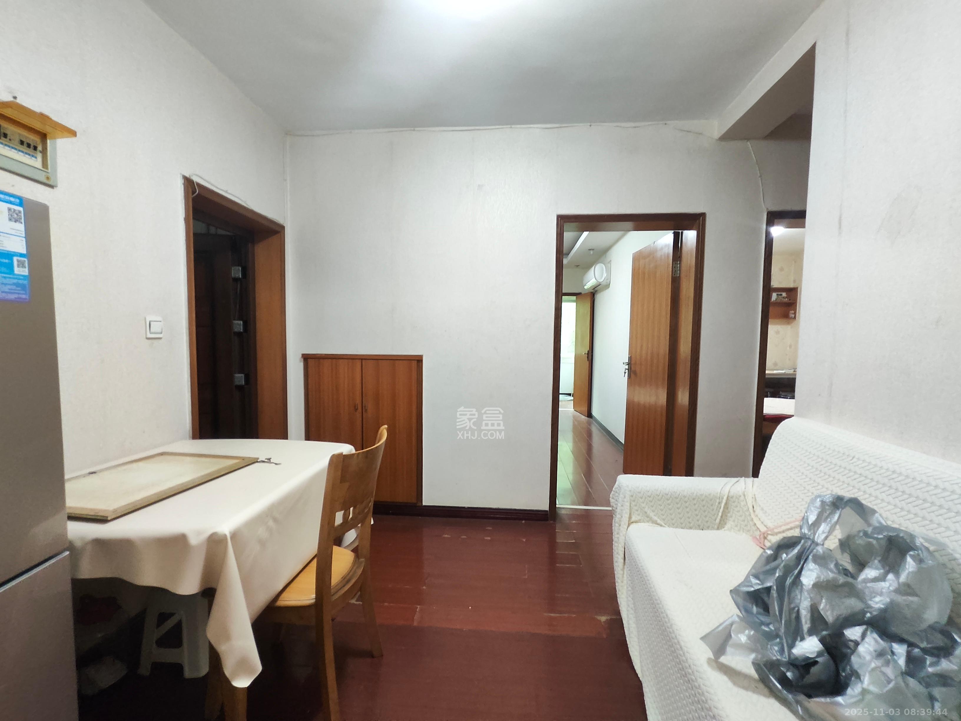 春风小区  2室1厅1卫    1700.0元/月