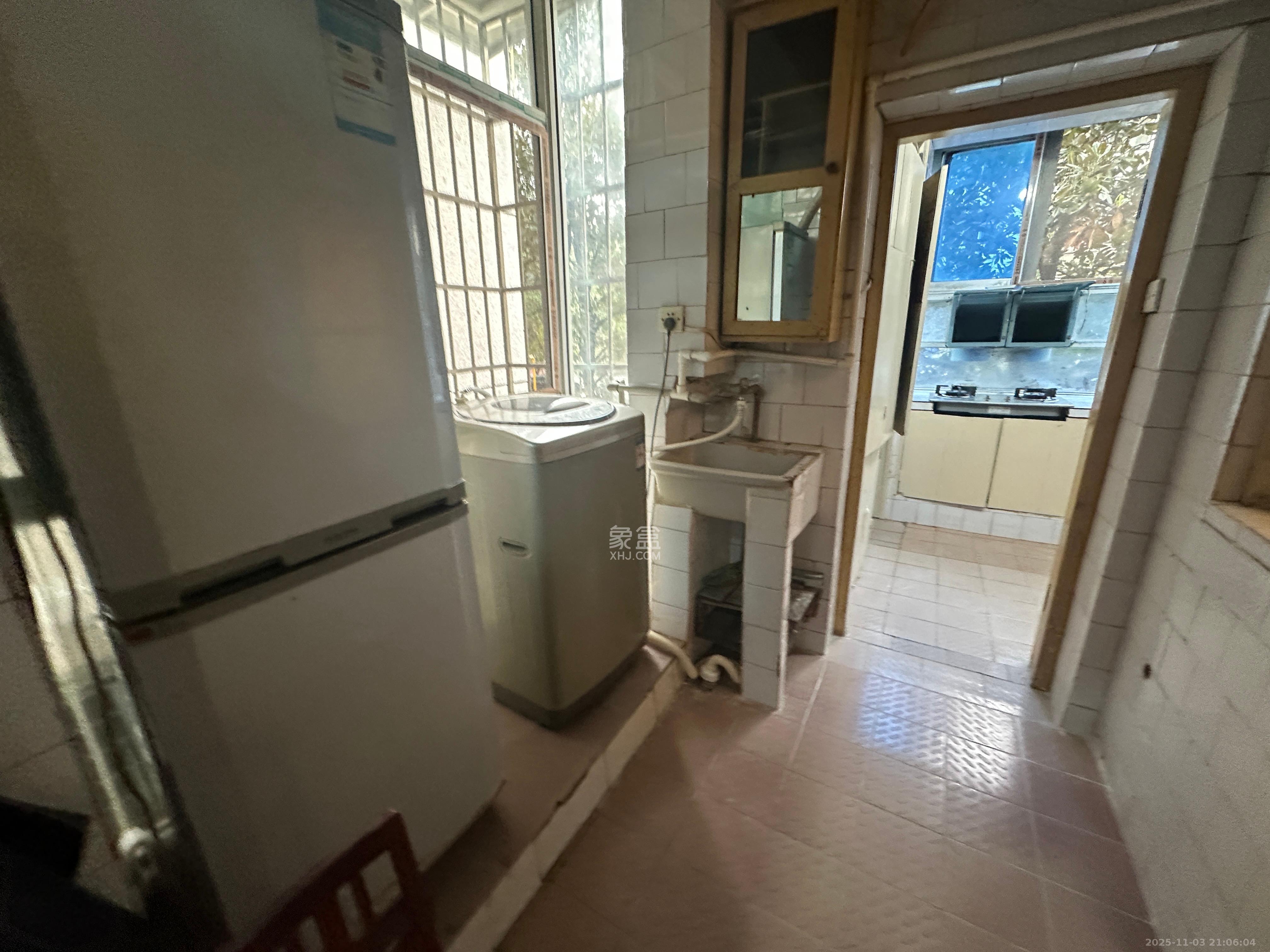 航天大院 2室2厅1卫 1500.0元/月 航天大院 2室2厅1卫 1500.0元/月室内图