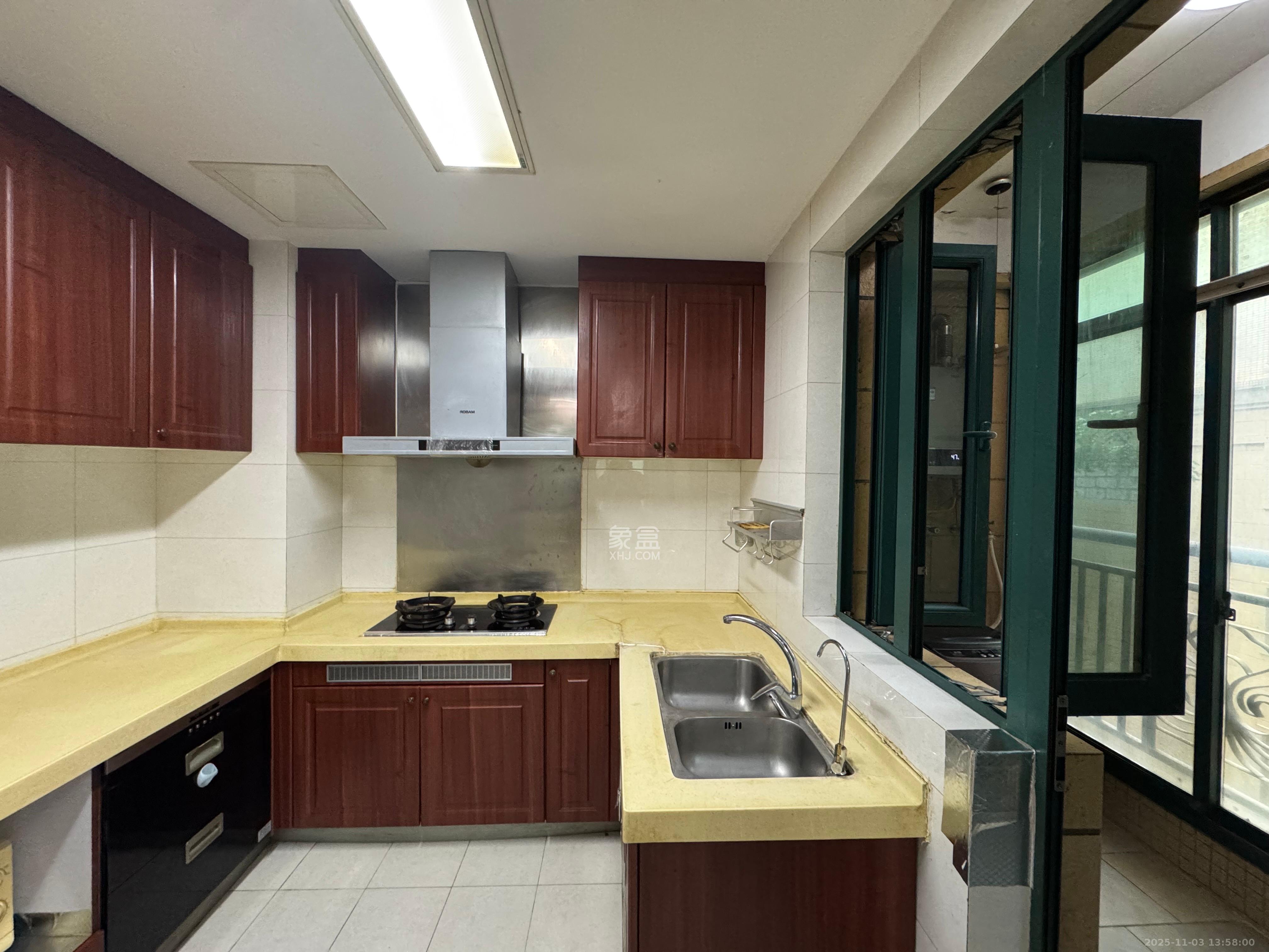 恒大绿洲  3室2厅2卫    2300.0元/月室内图