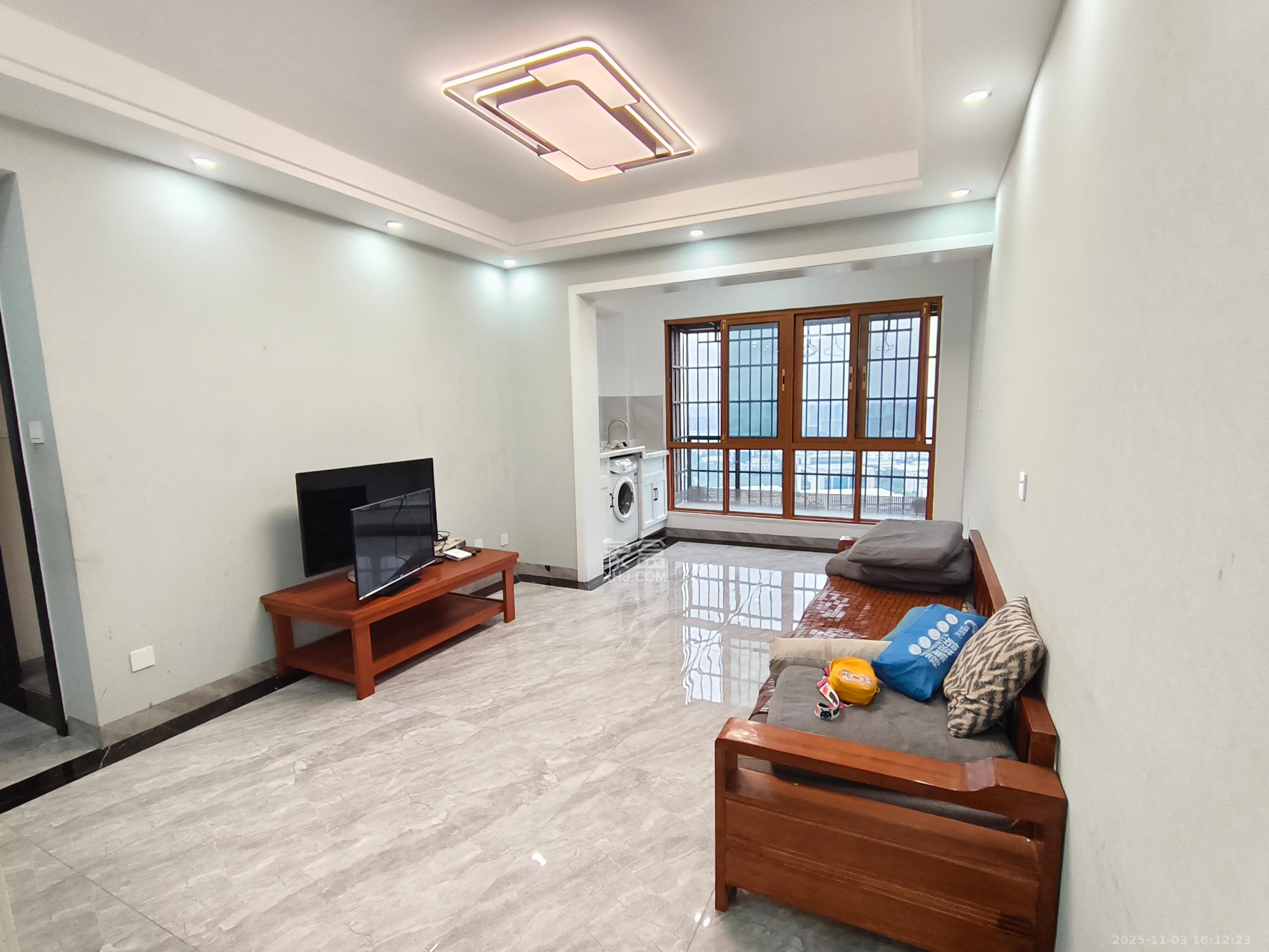 潇湘奥林匹克花园 2室2厅1卫 2000.0元/月 潇湘奥林匹克花园 2室2厅1卫 2000.0元/月室内图