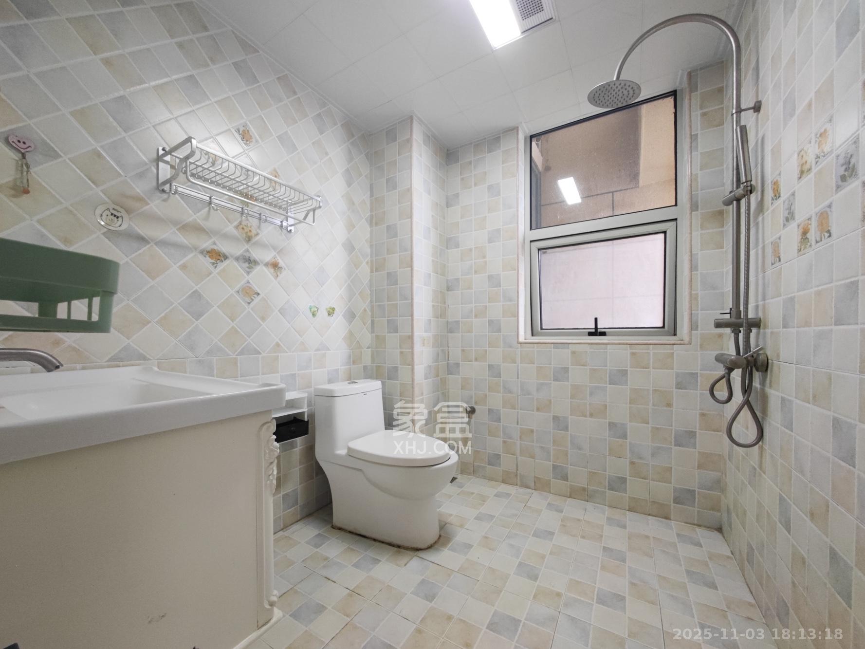 五矿万境水岸二期（五矿万境水岸和苑）  3室2厅2卫    158.0万卫生间