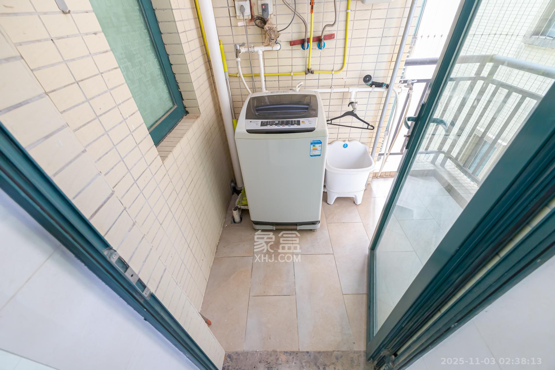 恒大名都  4室2厅2卫    79.8万 恒大名都  4室2厅2卫    79.8万阳台