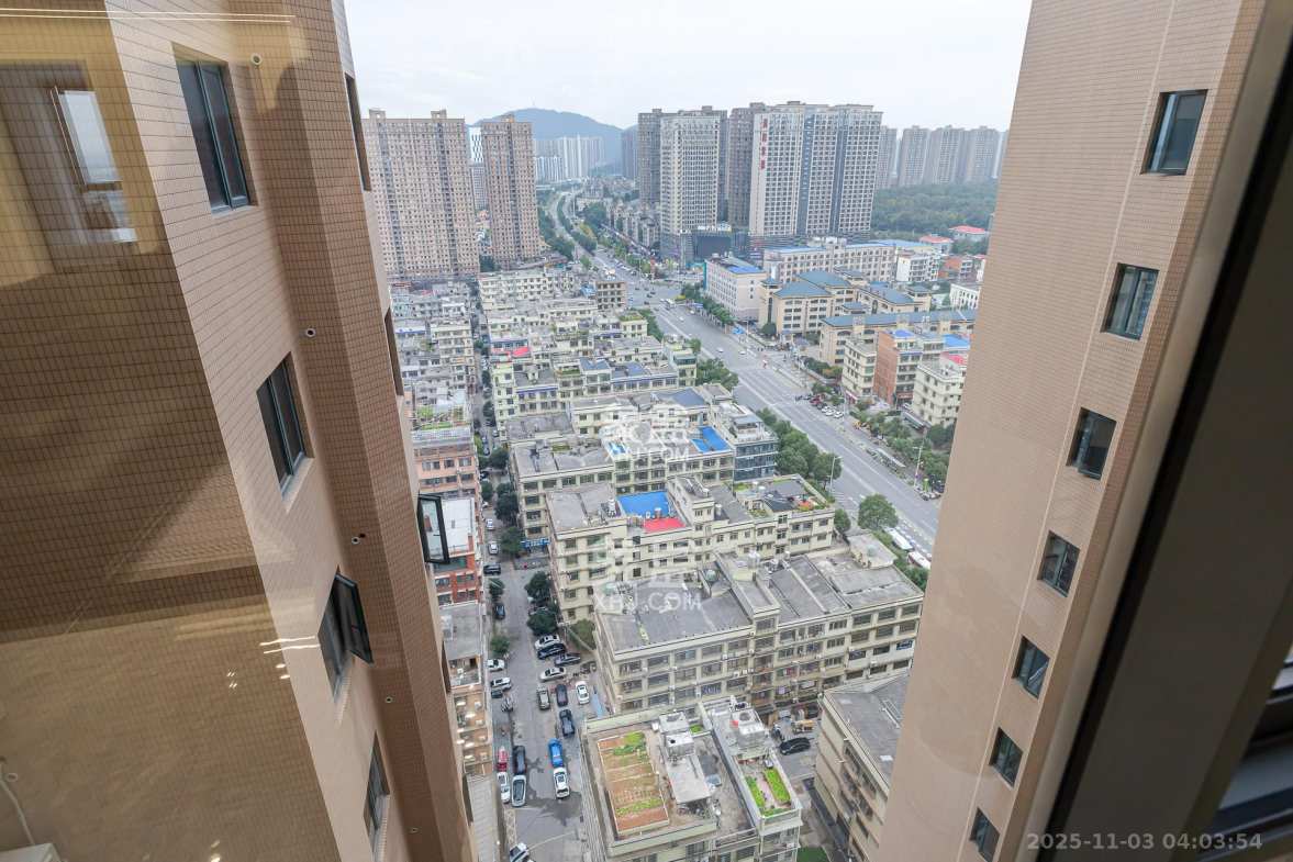 金富星悦汇 4室2厅2卫 85.8万 金富星悦汇 4室2厅2卫 85.8万阳台