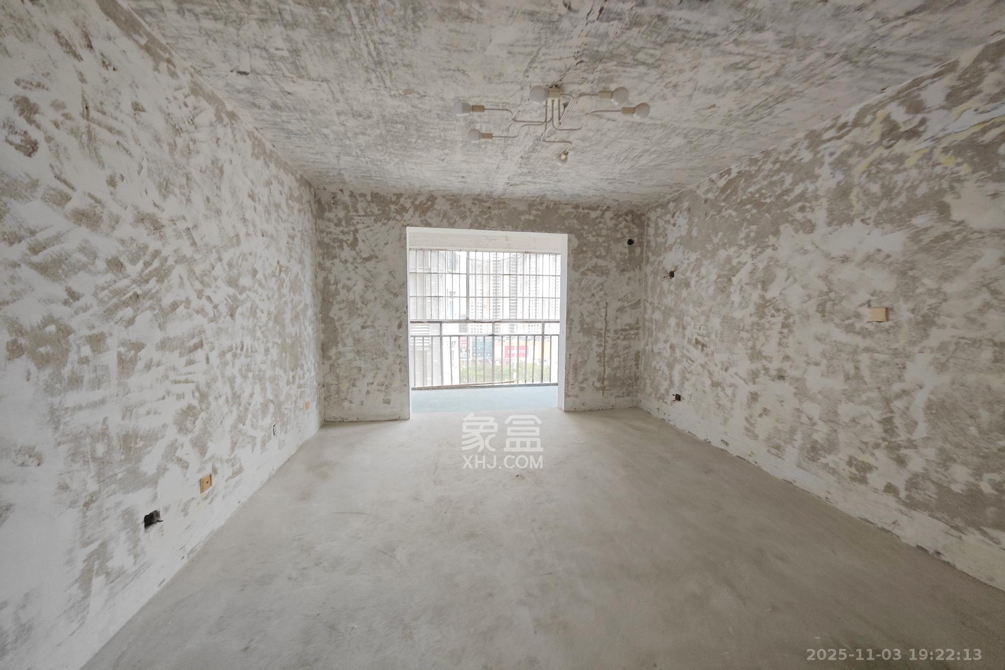 嘉盛华庭(一期、二期、三期) 4室2厅1卫 88.0万 嘉盛华庭(一期、二期、三期) 4室2厅1卫 88.0万卧室