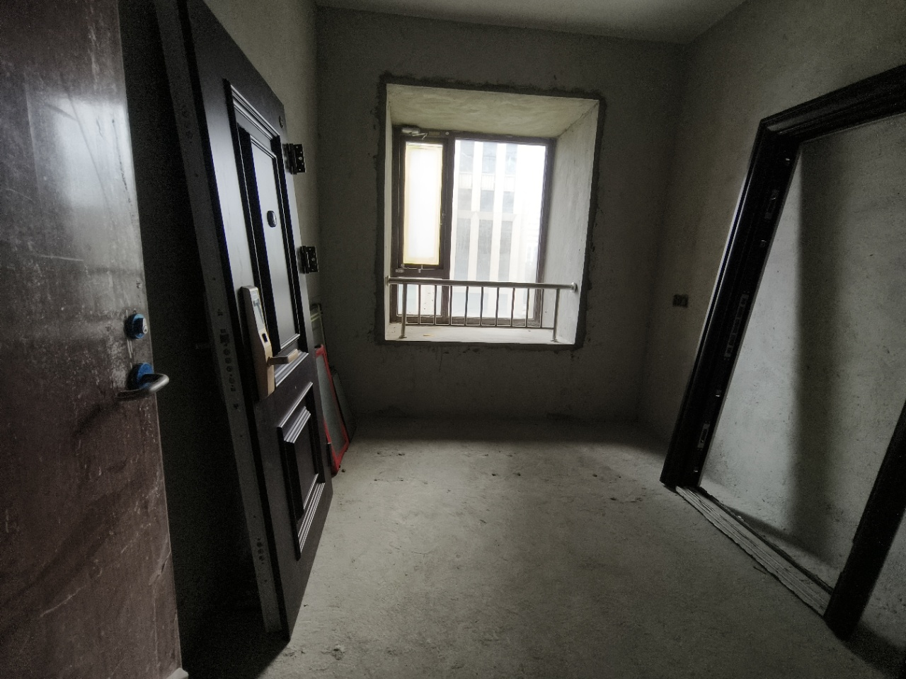 海航豪庭南苑  3室2厅2卫    300.0万客厅