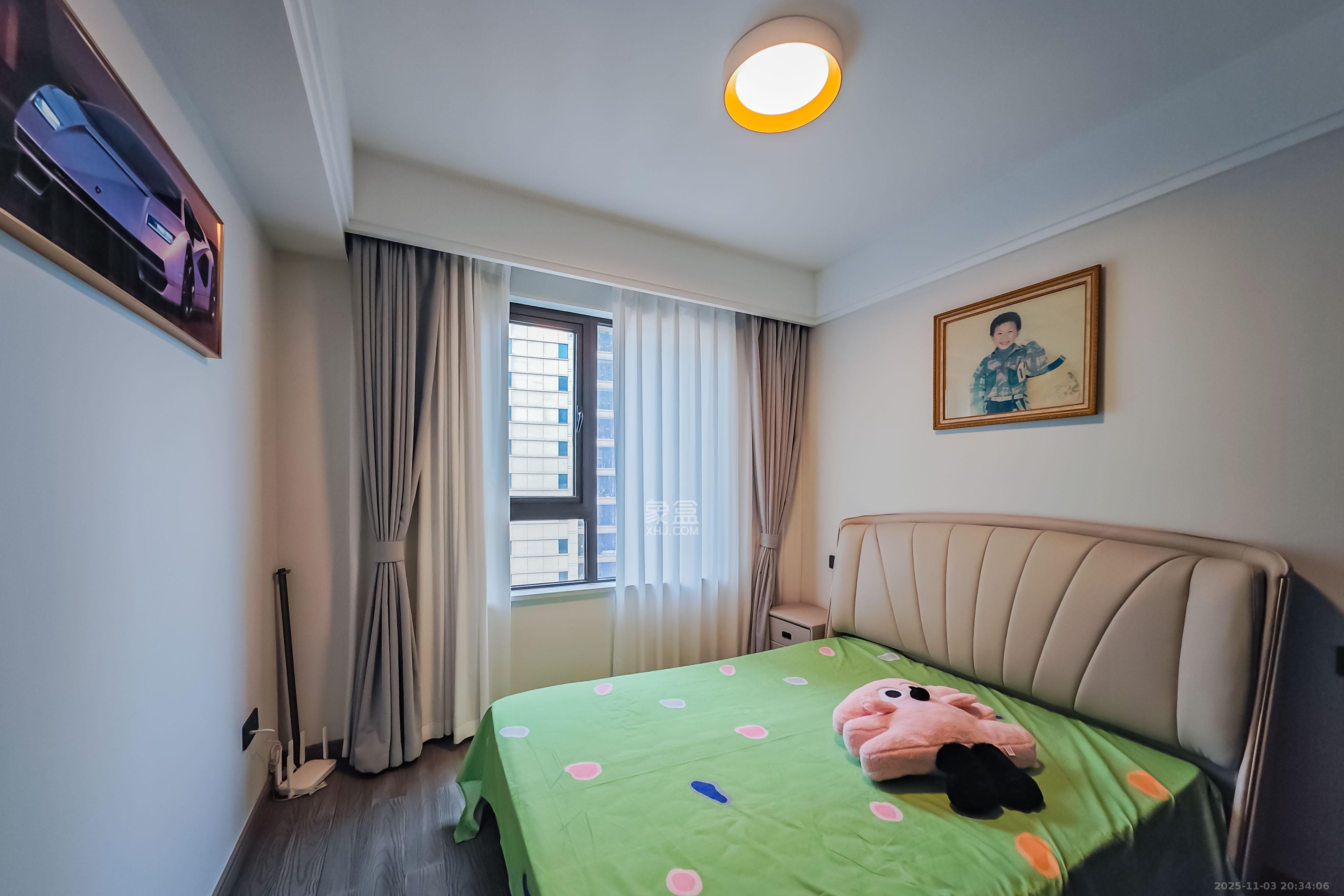 中天星耀城  4室2厅2卫    150.0万卧室