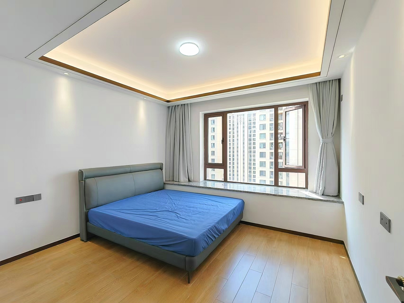 海航豪庭南苑  3室2厅1卫    6900.0元/月室内图