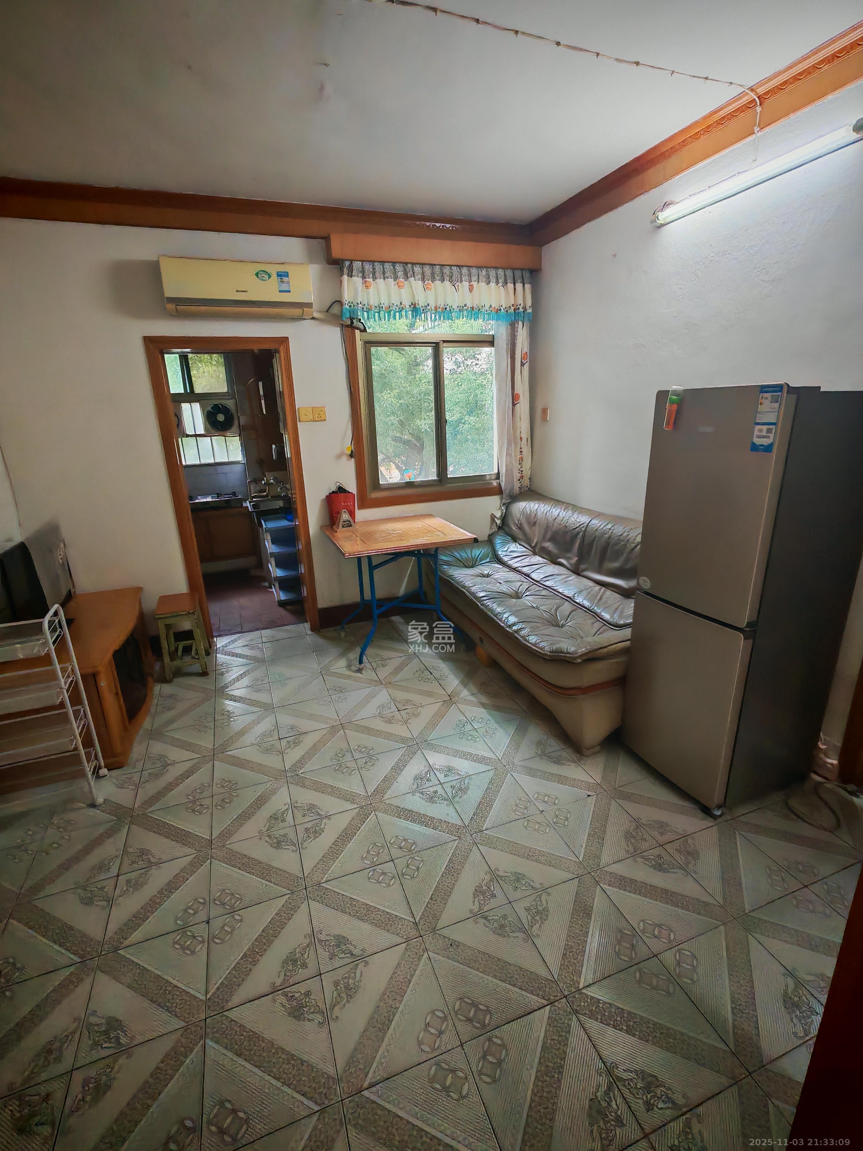 牛婆塘社区 2室1厅1卫 1600.0元/月 牛婆塘社区 2室1厅1卫 1600.0元/月室内图