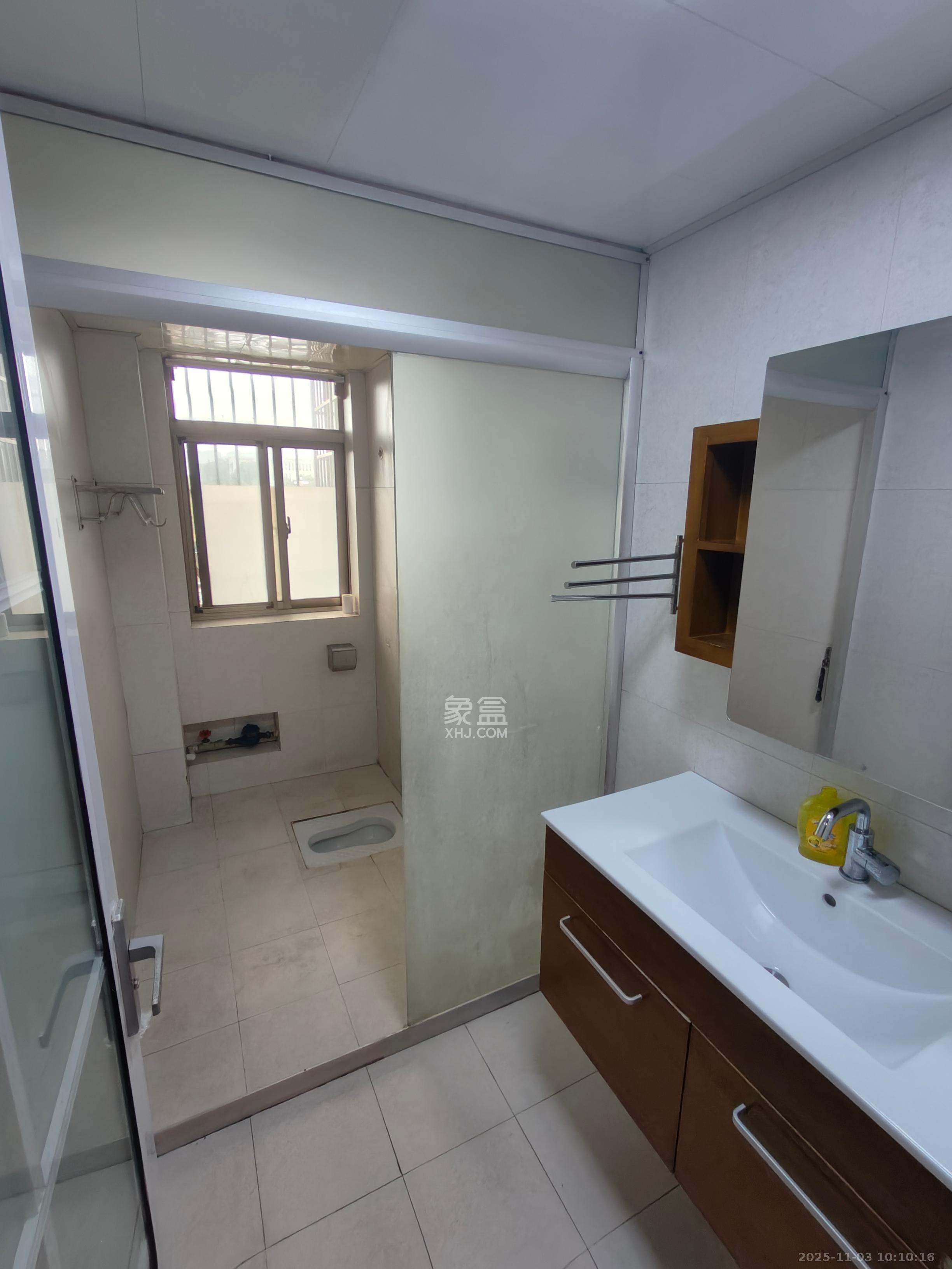 西岸润泽府 3室2厅2卫 2900.0元/月 西岸润泽府 3室2厅2卫 2900.0元/月室内图