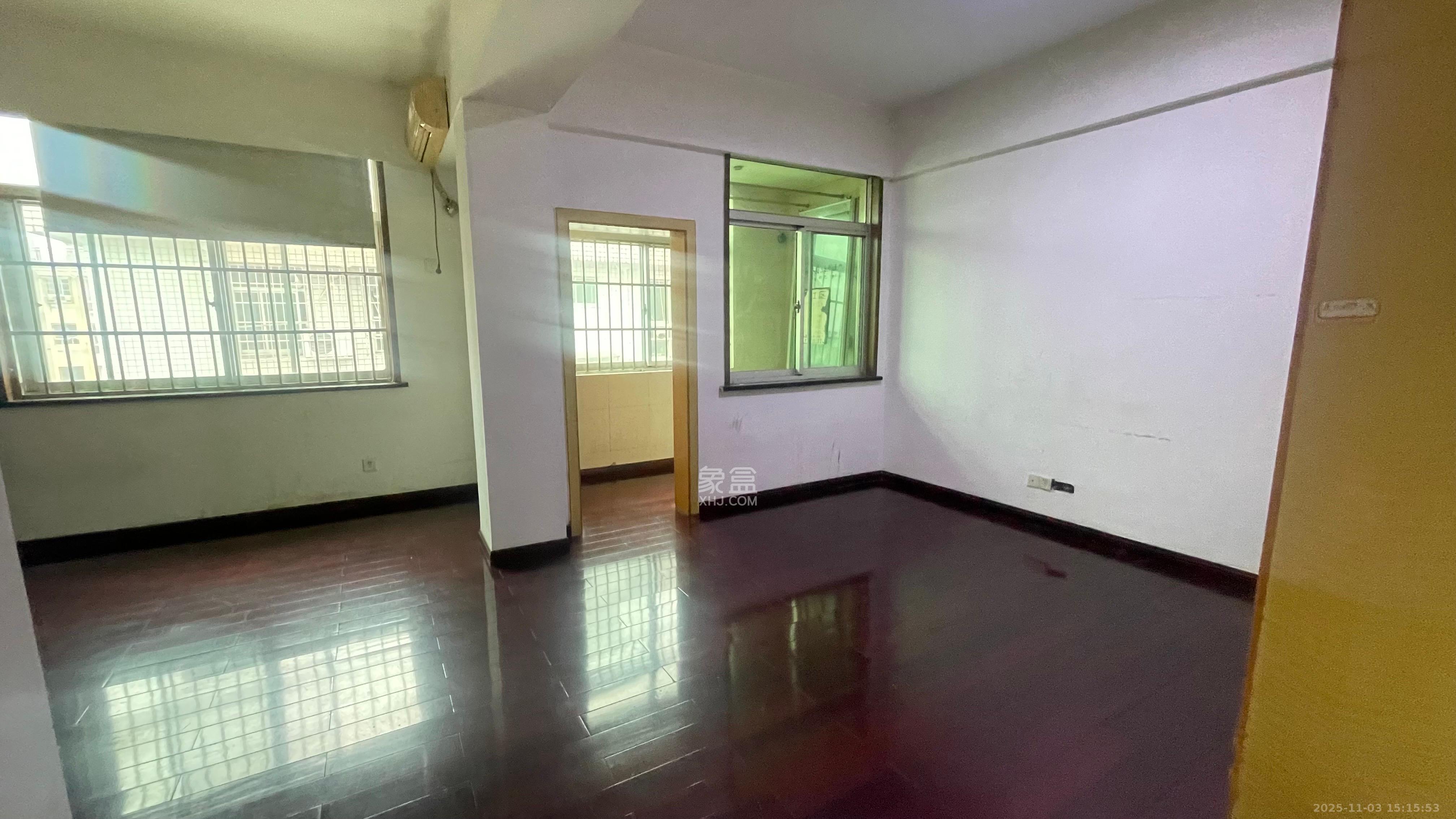 红星糖酒城  5室2厅1卫    3300.0元/月室内图