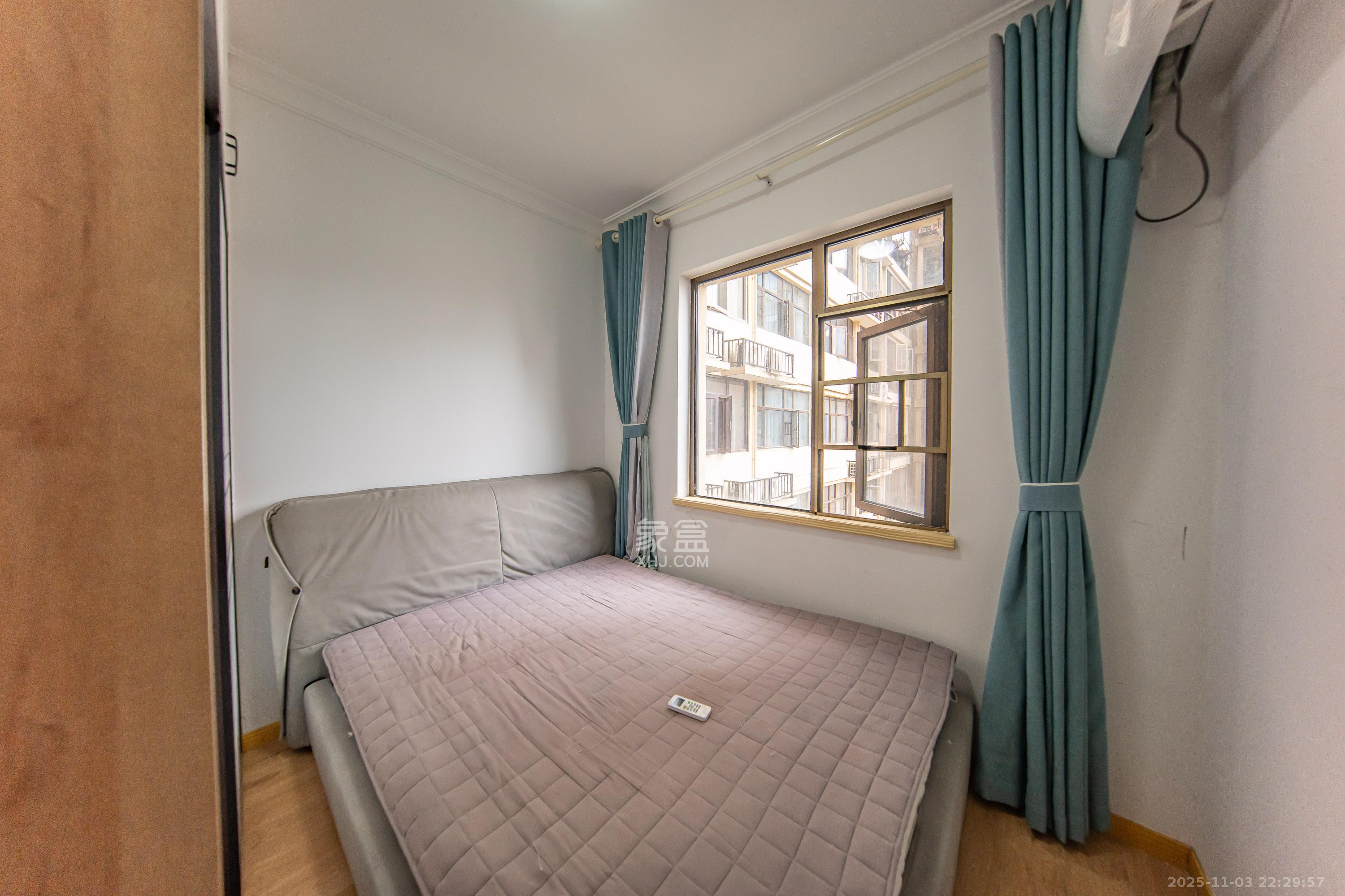 江山帝景哈佛  3室2厅1卫    99.5万卧室