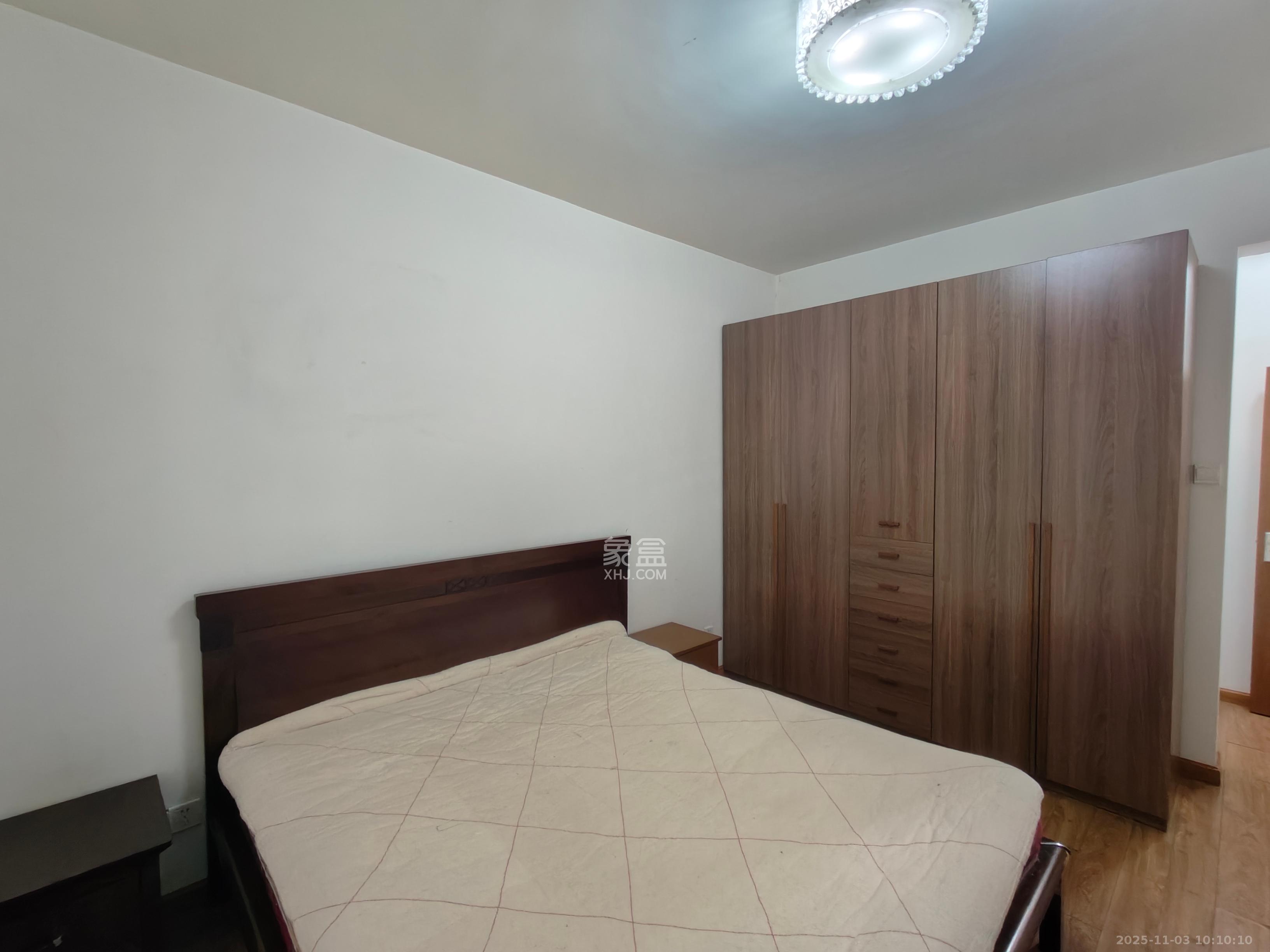 西岸润泽府 3室2厅2卫 2900.0元/月 西岸润泽府 3室2厅2卫 2900.0元/月室内图