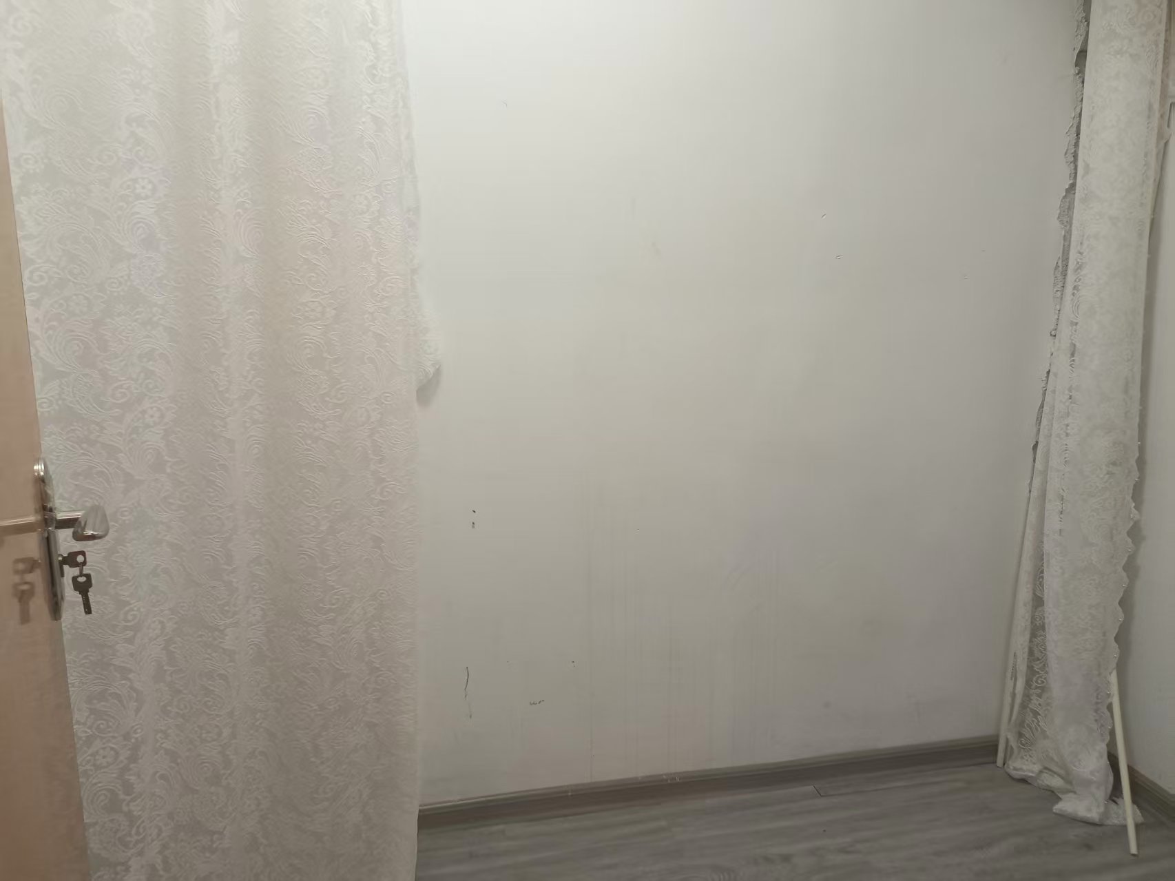 金钟大雁城  1室1厅1卫    1500.0元/月室内图