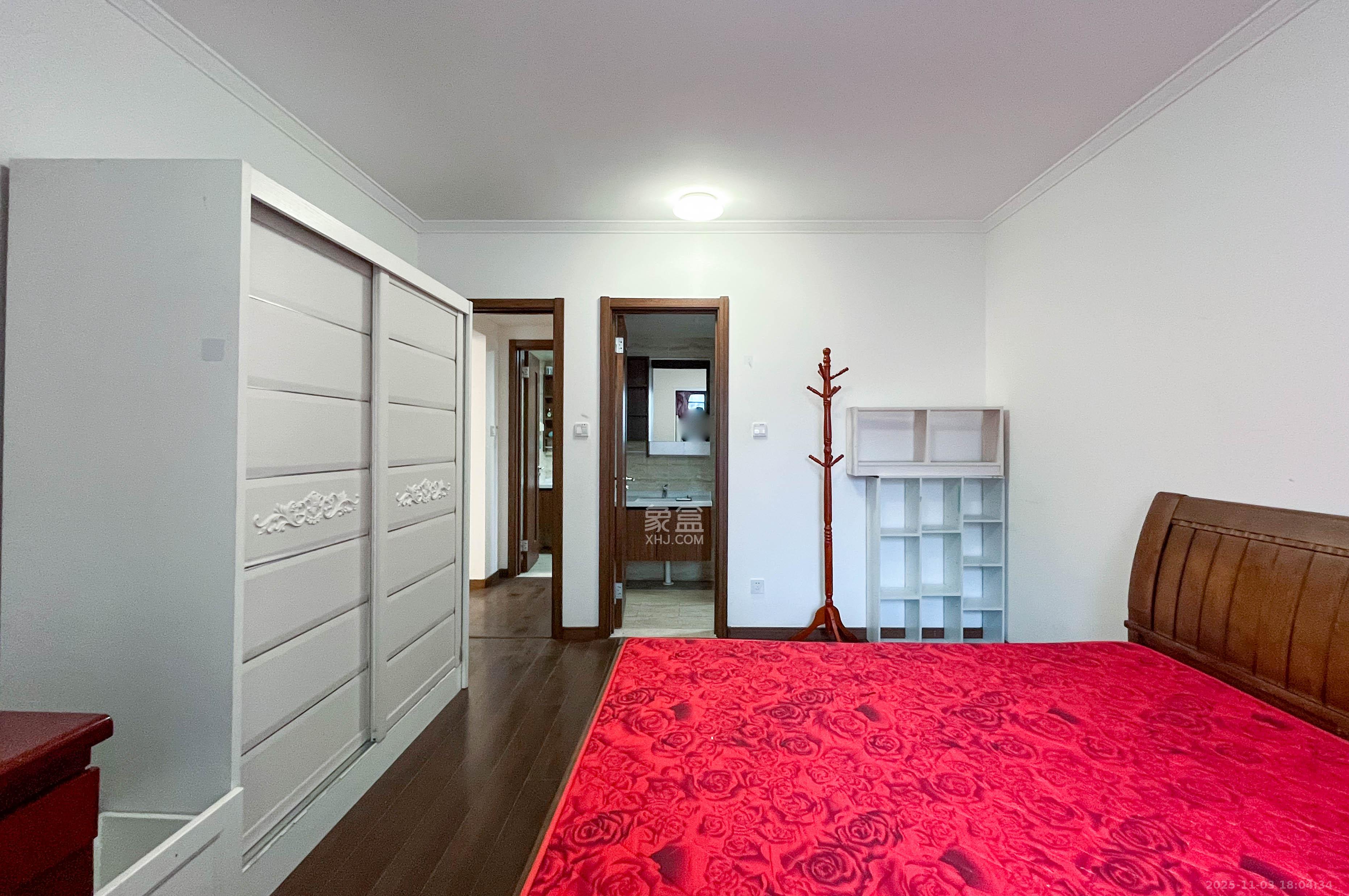 万科里梅溪郡  4室2厅2卫    258.0万其他