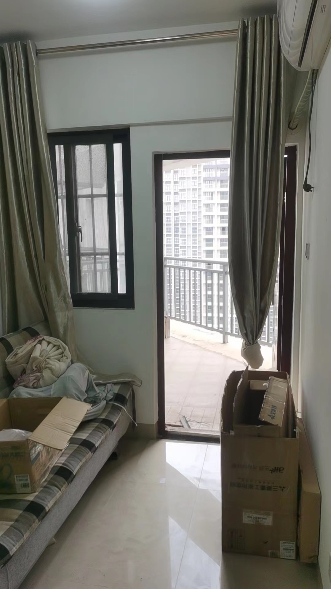 半岛蓝湾  2室1厅1卫    2100.0元/月室内图