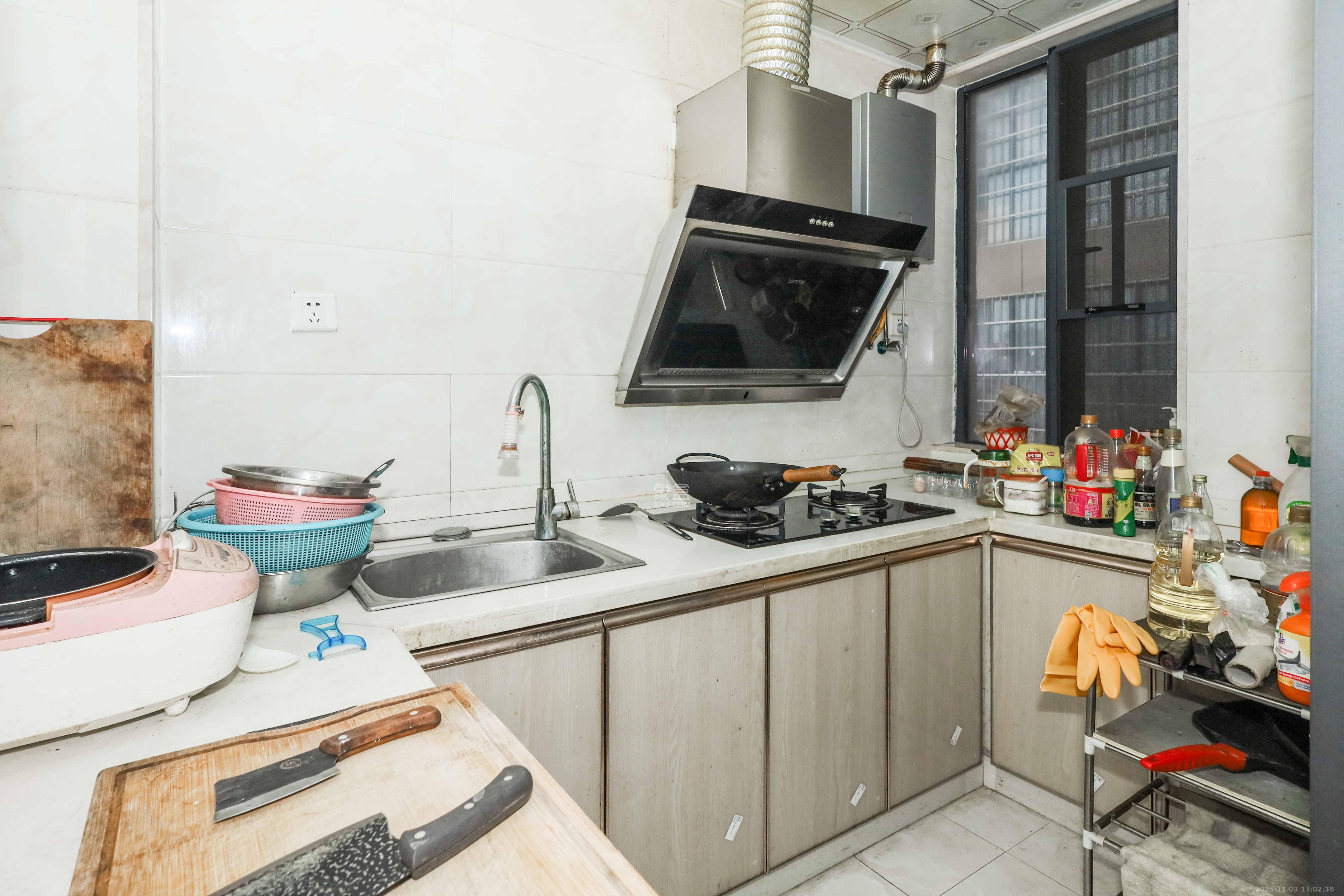 润芳园  3室2厅2卫    80.0万 润芳园  3室2厅2卫    80.0万厨房