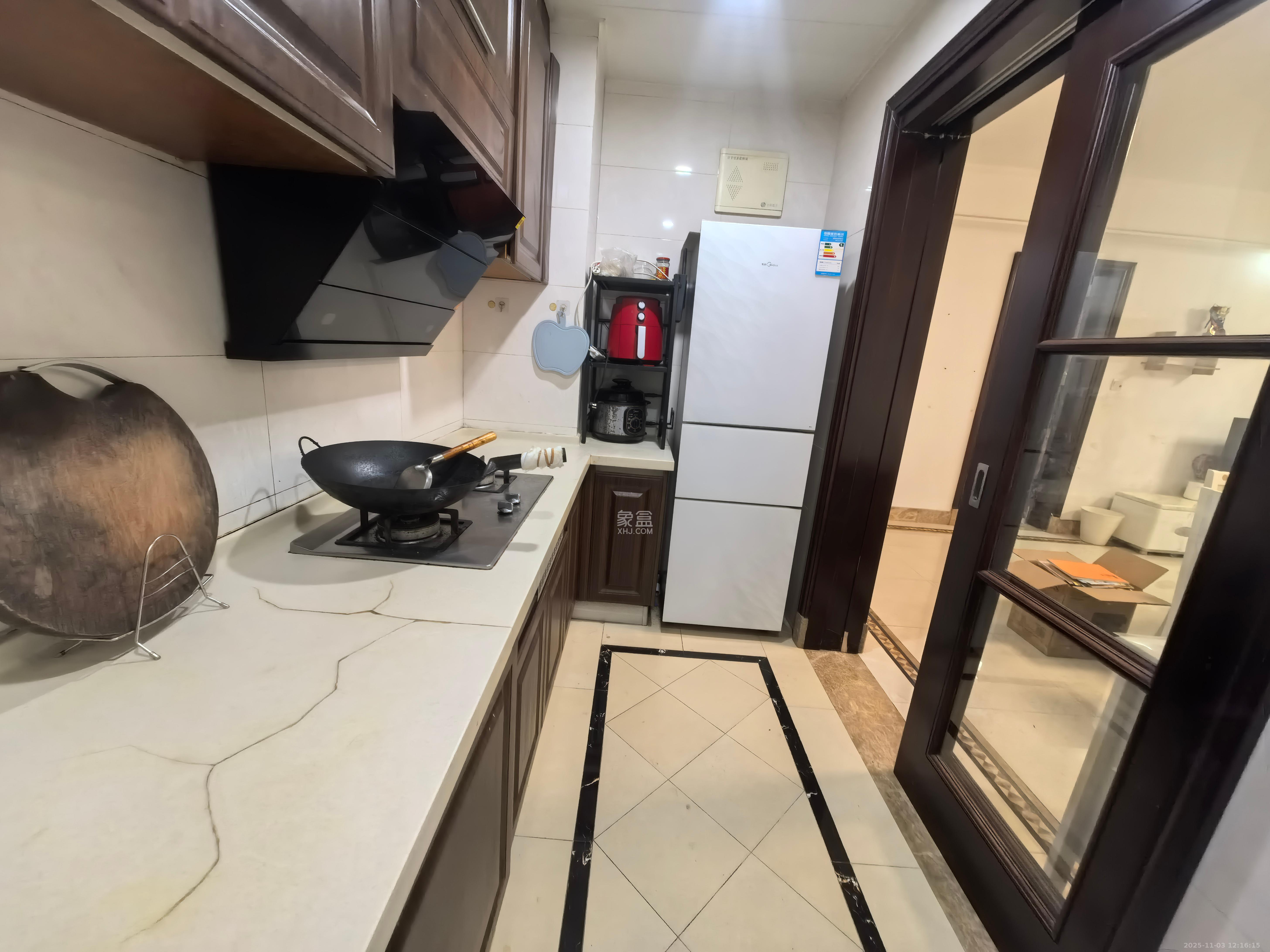 中海国际一期  3室2厅1卫    1900.0元/月室内图