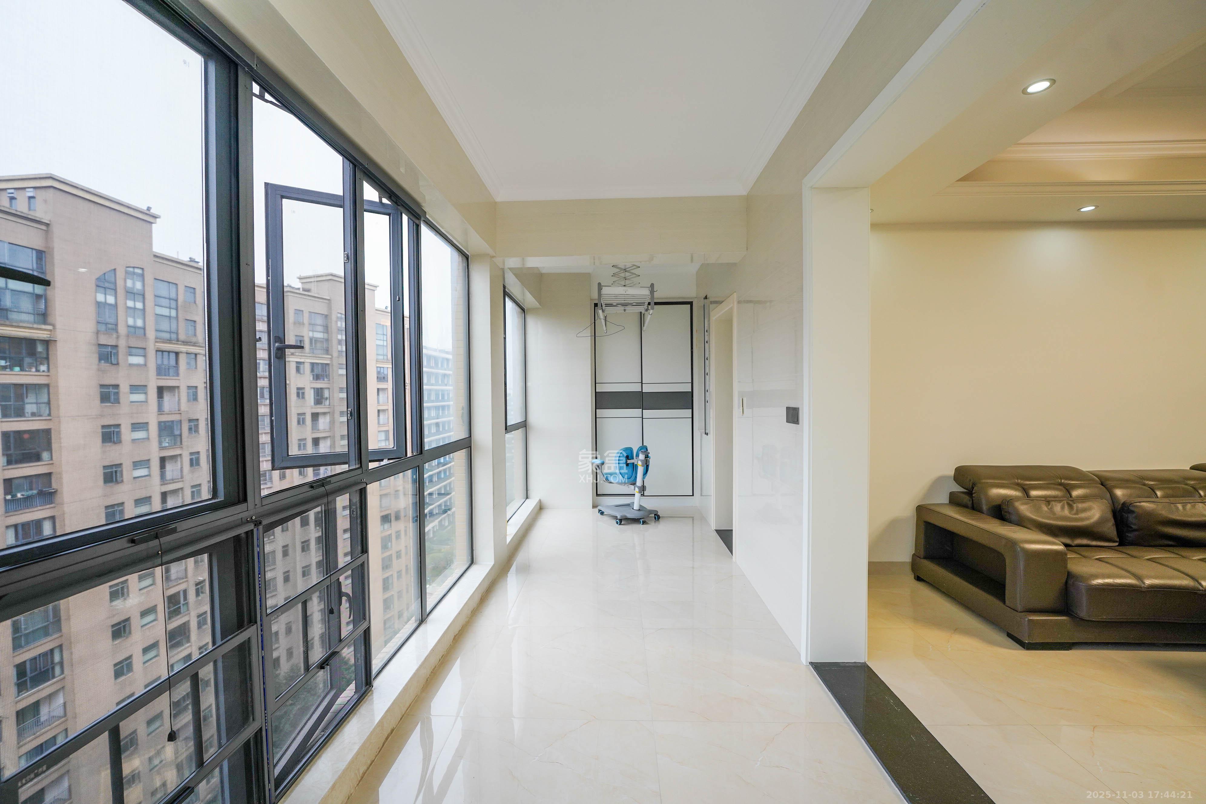 和美星城  4室2厅2卫    132.0万阳台