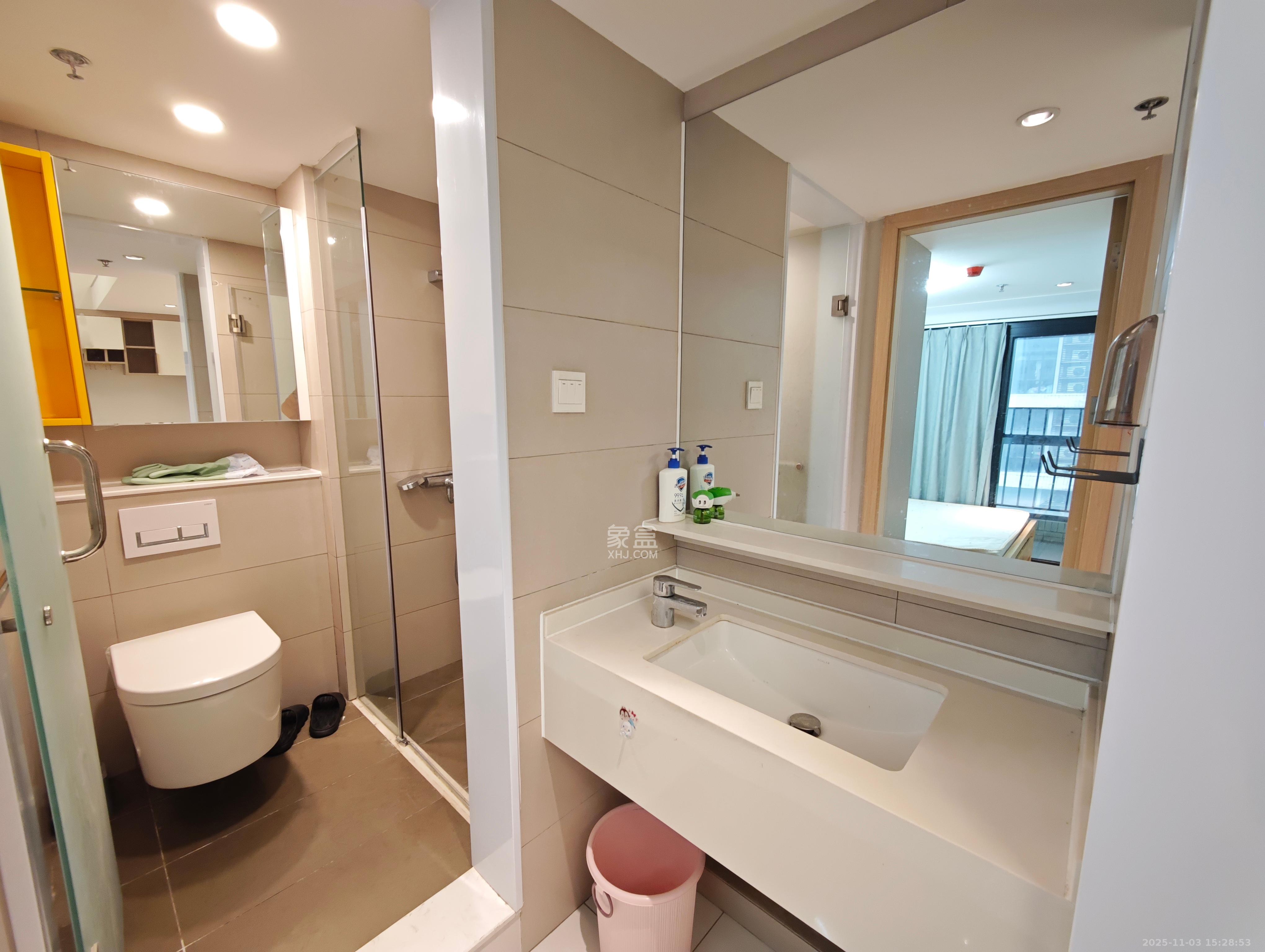 时代年华 3室2厅2卫 1600.0元/月 时代年华 3室2厅2卫 1600.0元/月室内图