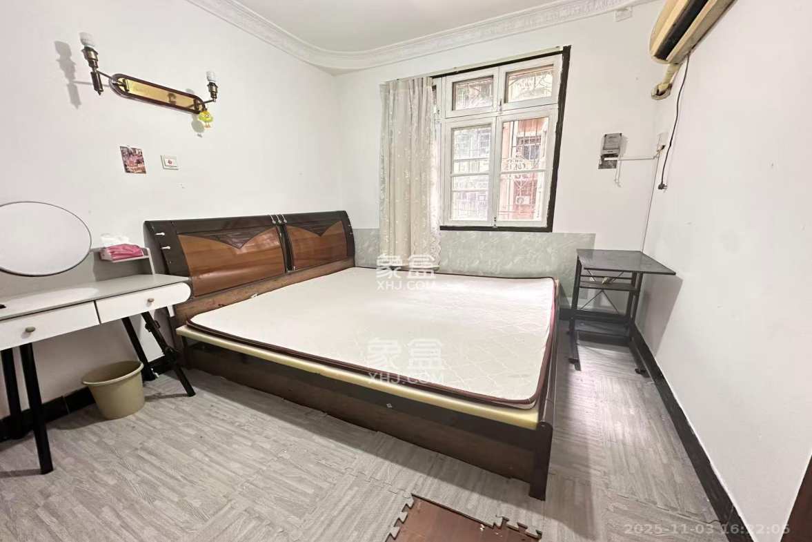 新兴小区(杨家山社区) 1室0厅0卫 1200.0元/月 新兴小区(杨家山社区) 1室0厅0卫 1200.0元/月室内图