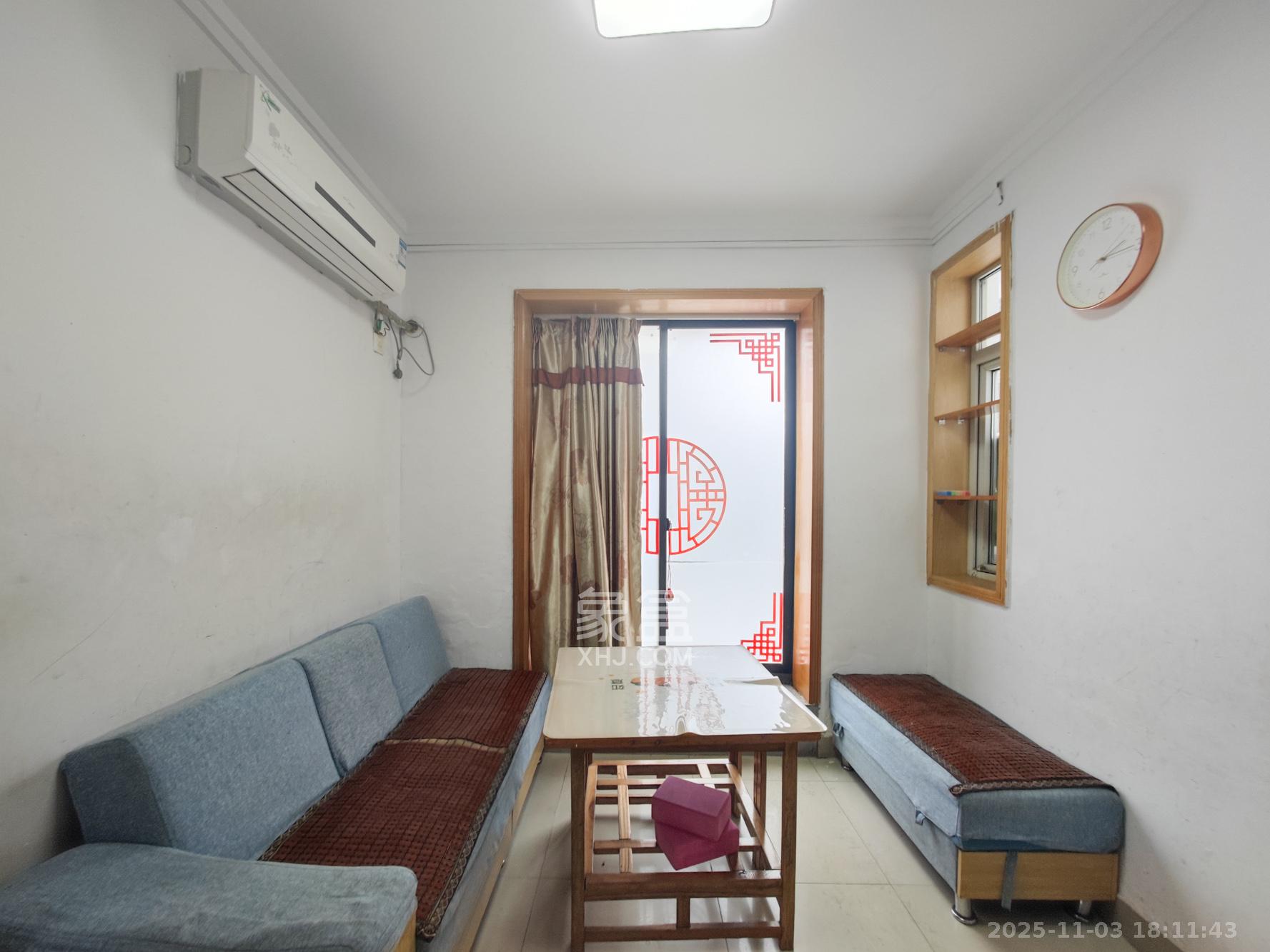 泰禹家园（彩云之翼家园一期、二期、三期）  1室1厅1卫    45.8万客厅