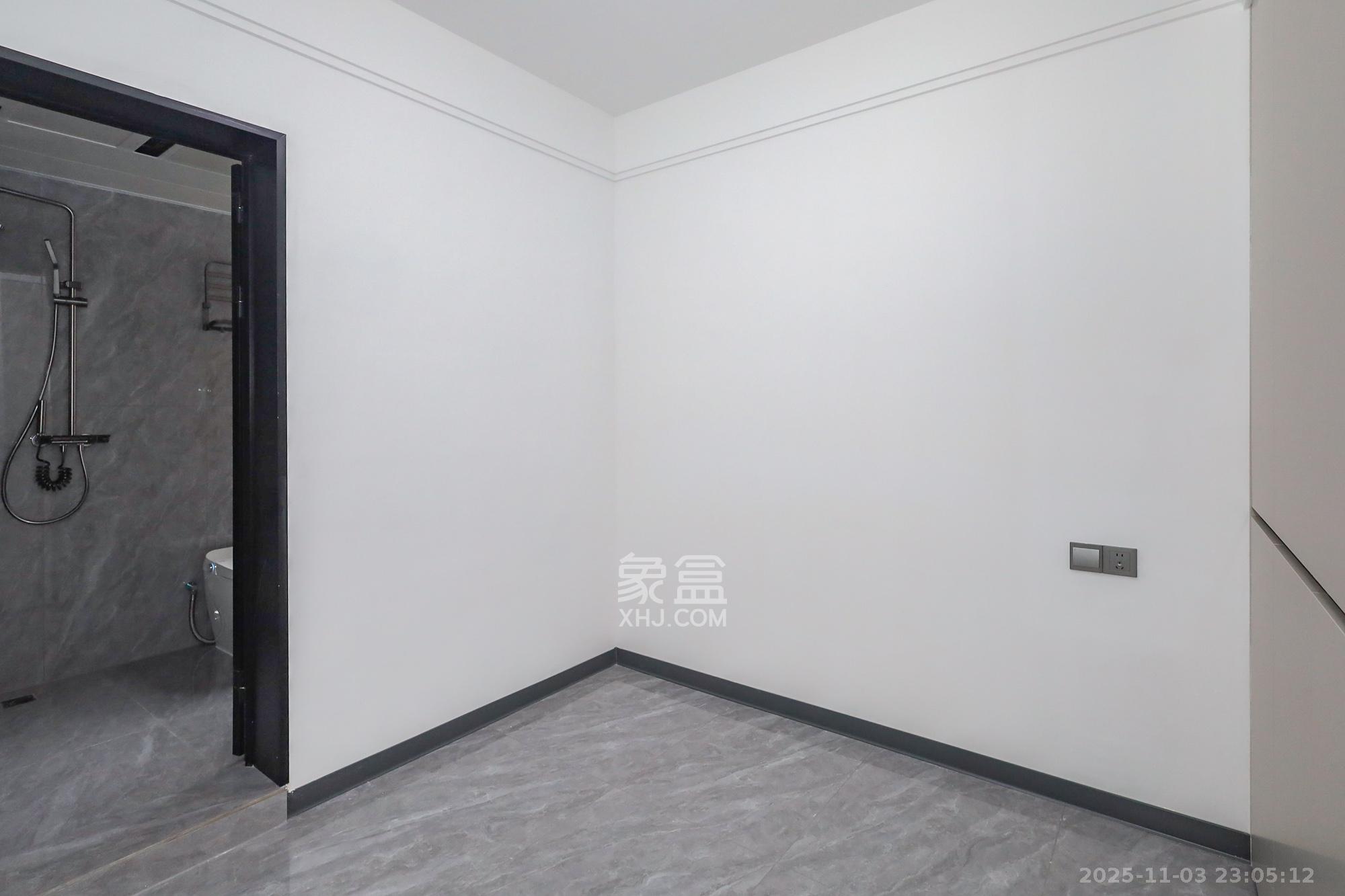 当代滨江MOMA  3室2厅2卫    132.0万卧室