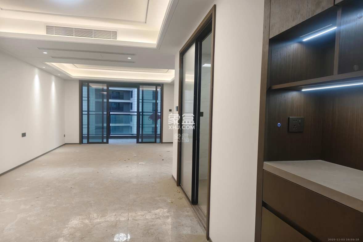 荣盛锦绣学府 4室2厅2卫 2000.0元/月 荣盛锦绣学府 4室2厅2卫 2000.0元/月室内图