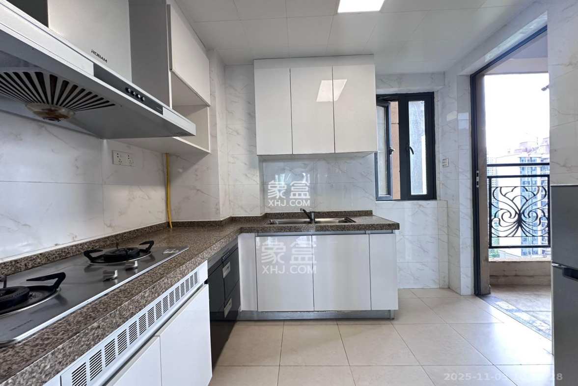 恒大江湾 3室2厅1卫 2300.0元/月 恒大江湾 3室2厅1卫 2300.0元/月室内图