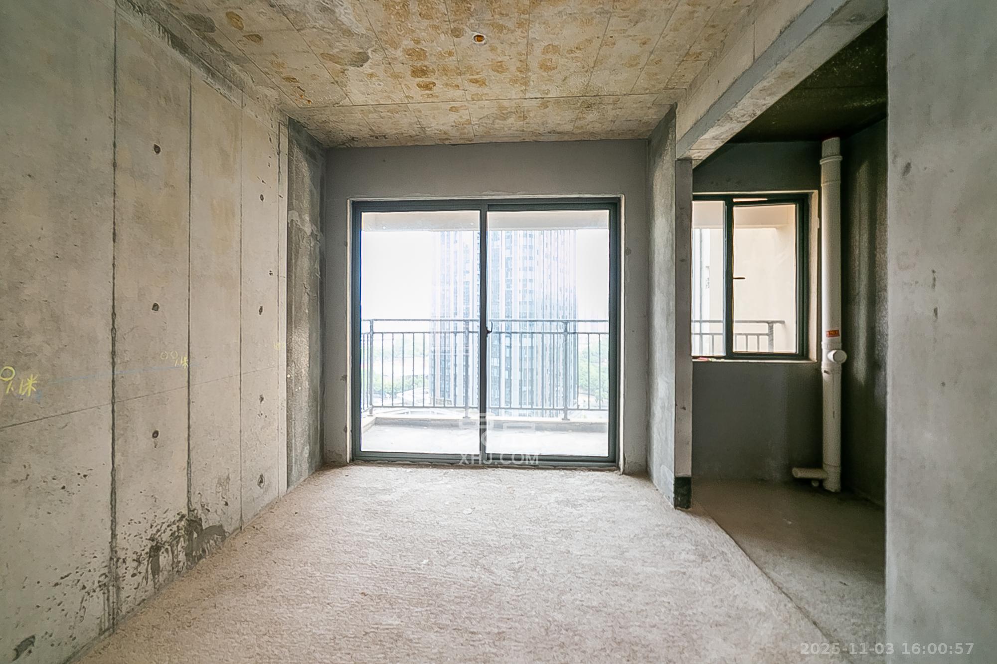 岭福家苑（天心佳苑）  3室2厅2卫    145.0万客厅