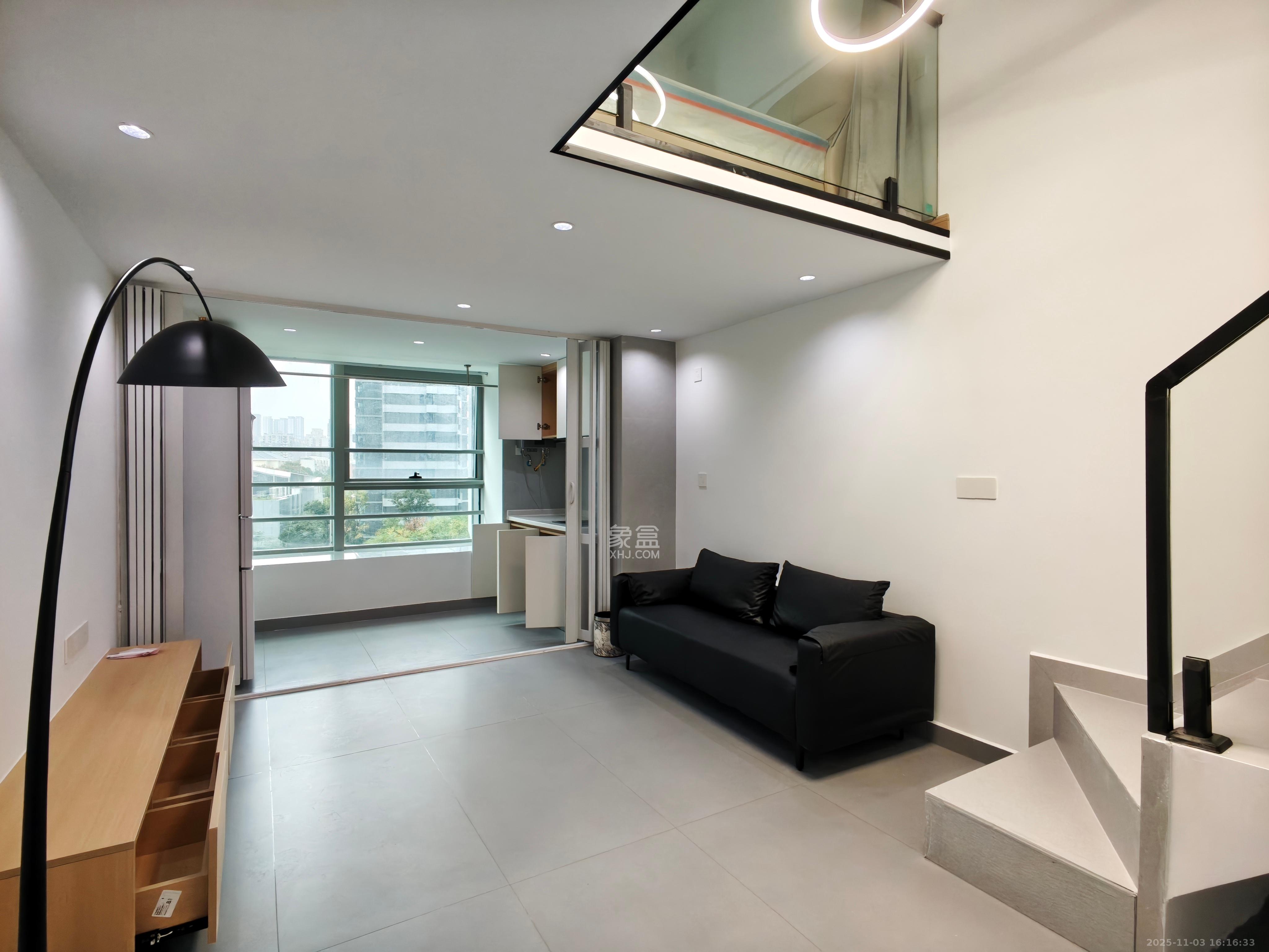 复地滨江金融中心  2室1厅1卫    2600.0元/月