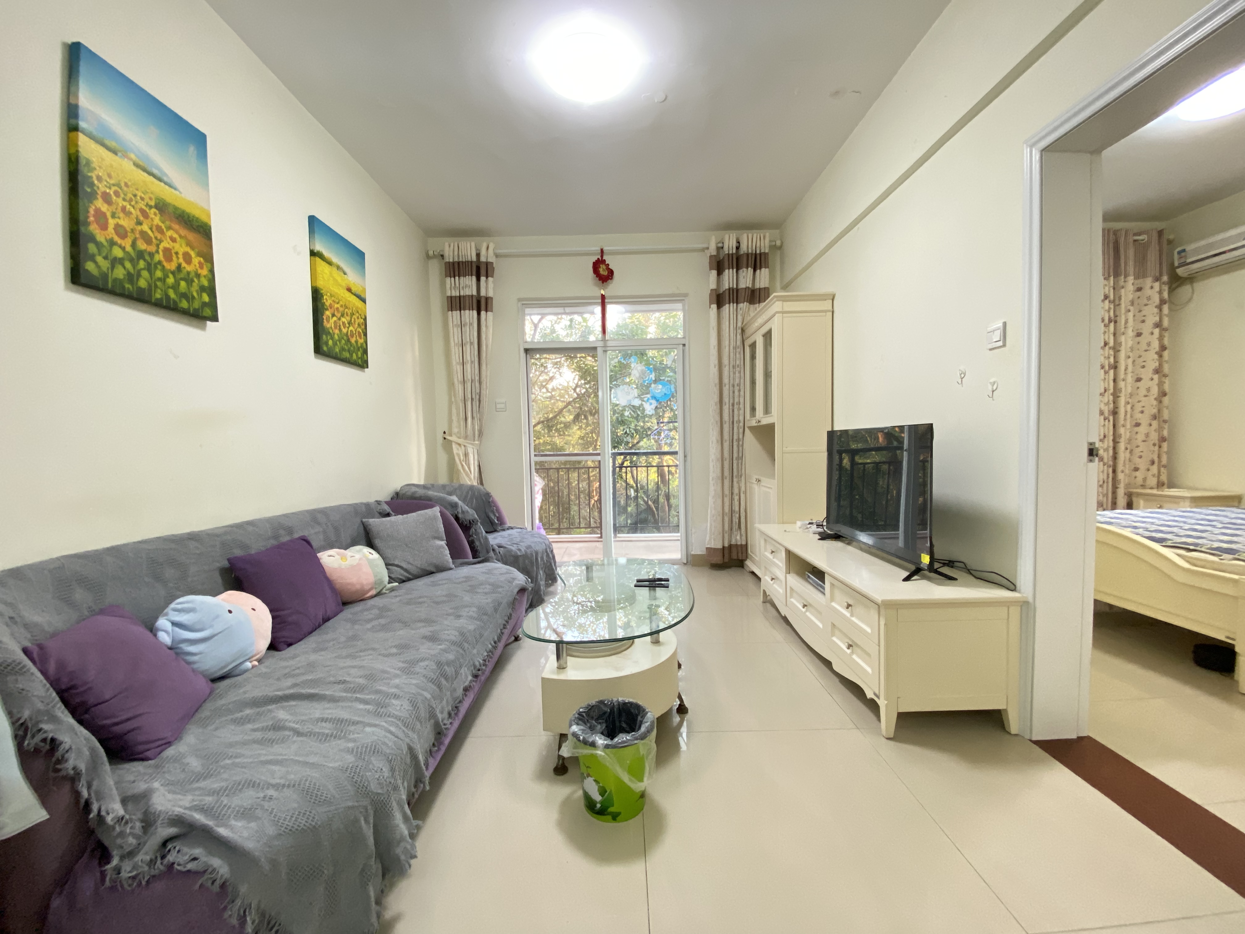 湖畔人家  1室1厅1卫    2100.0元/月